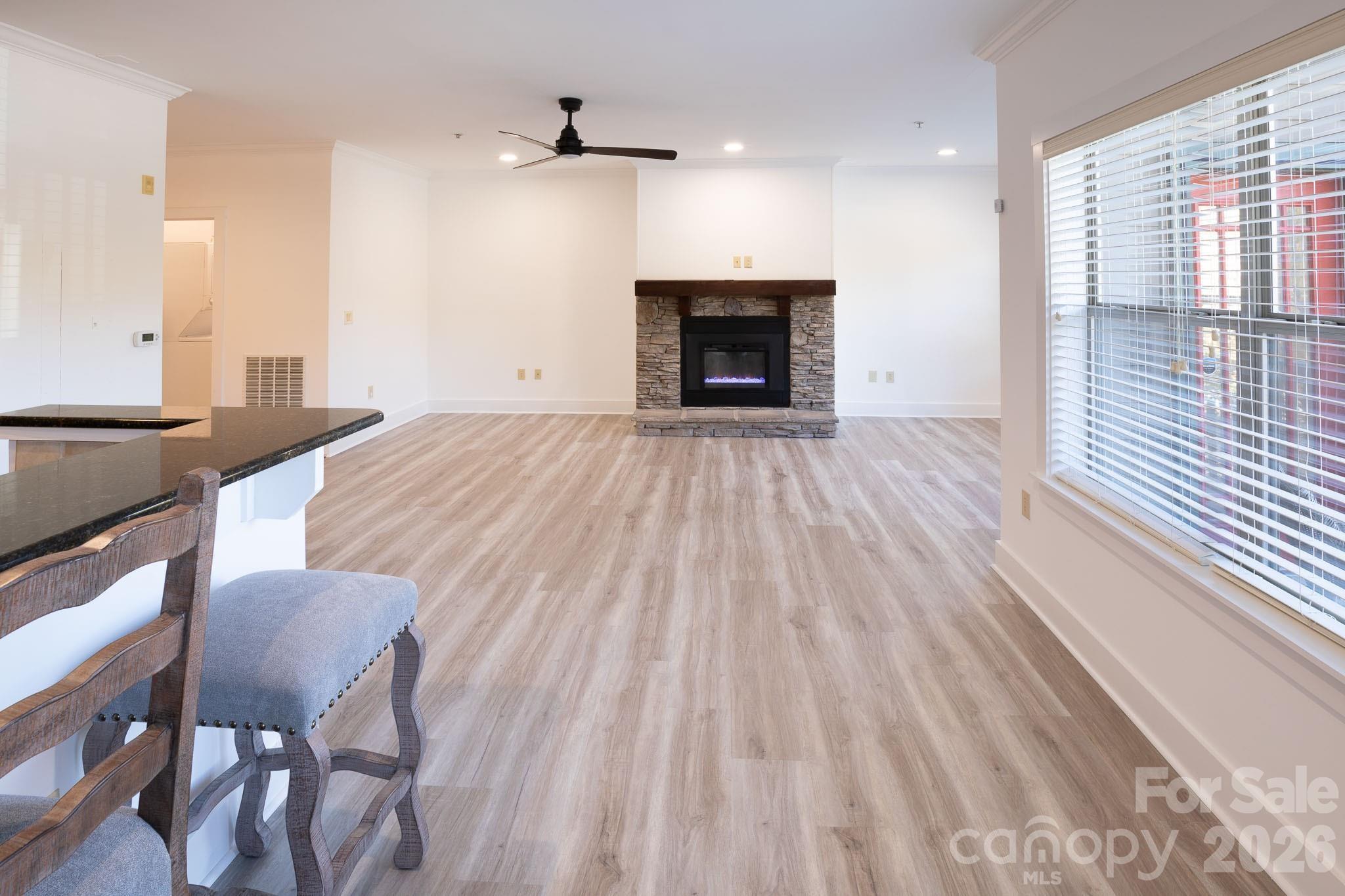9 Kenilworth Knoll 207 Property Photo 12