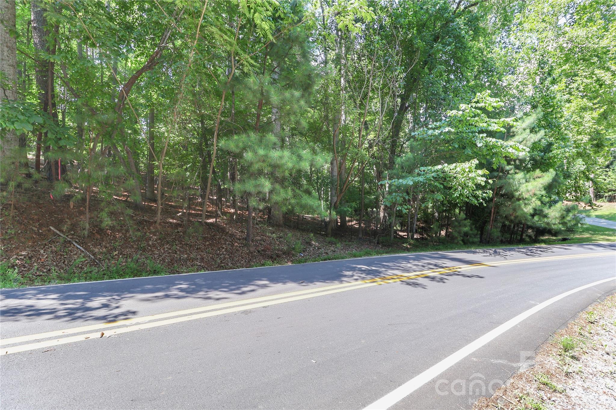 372 Kenway Loop Property Photo 7