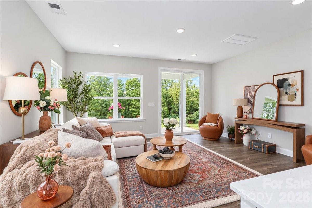 111 Honeycomb Court Property Photo 13
