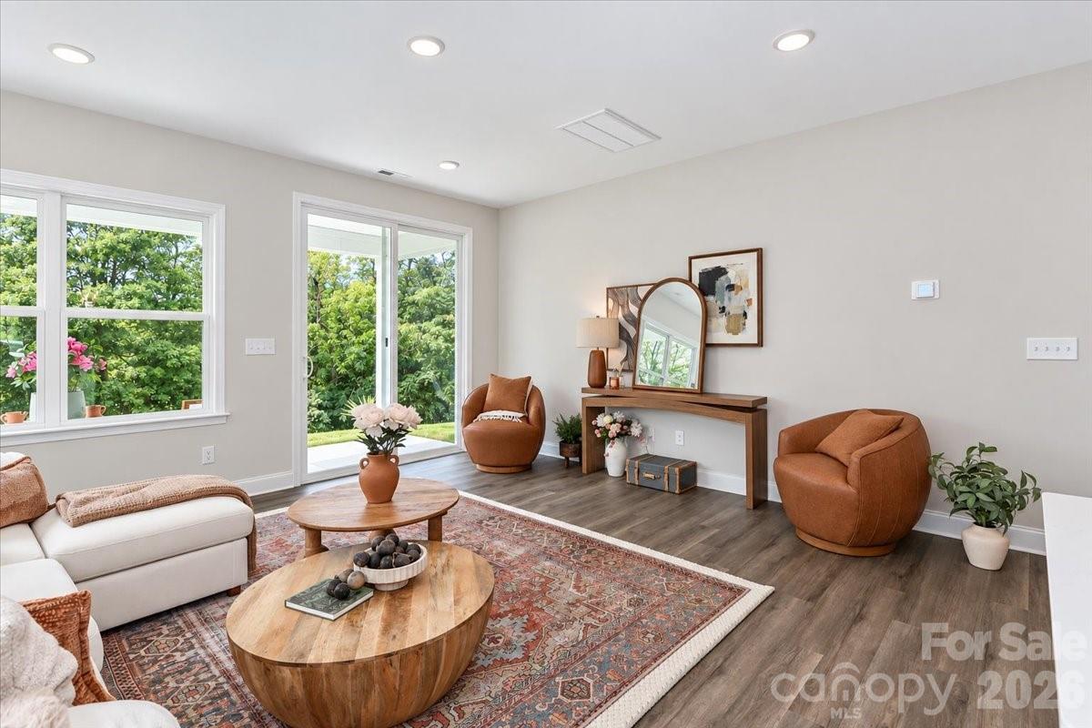 111 Honeycomb Court Property Photo 14