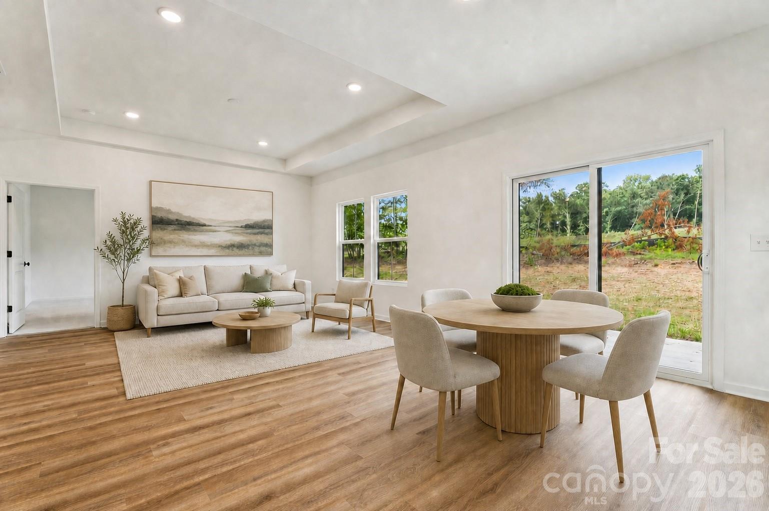 1004 Oak Hill Drive Property Photo 3