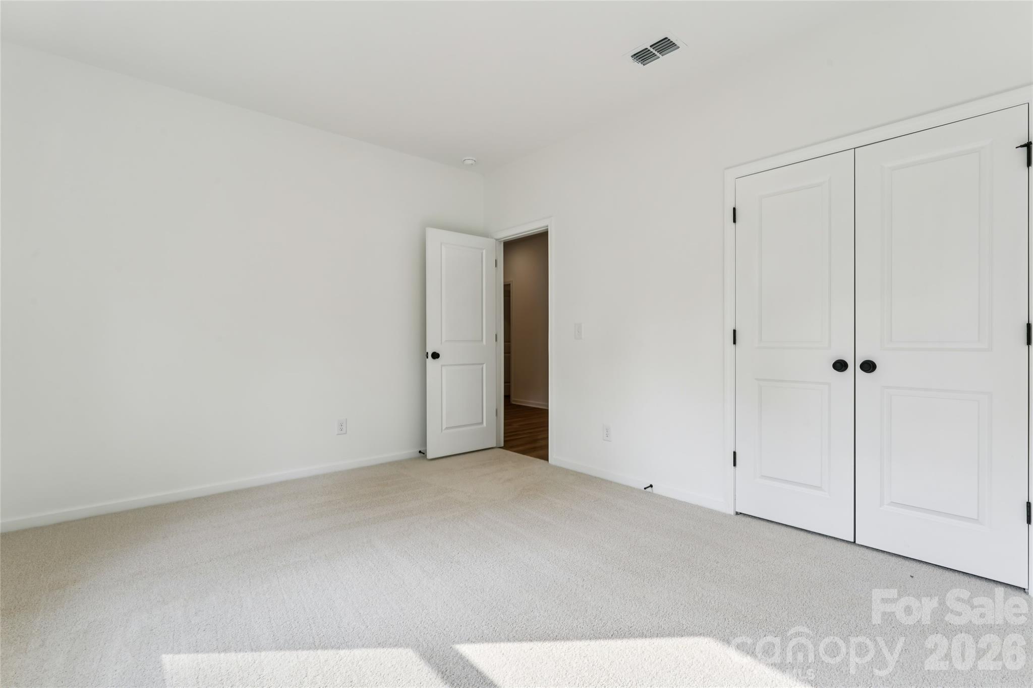 1004 Oak Hill Drive Property Photo 5