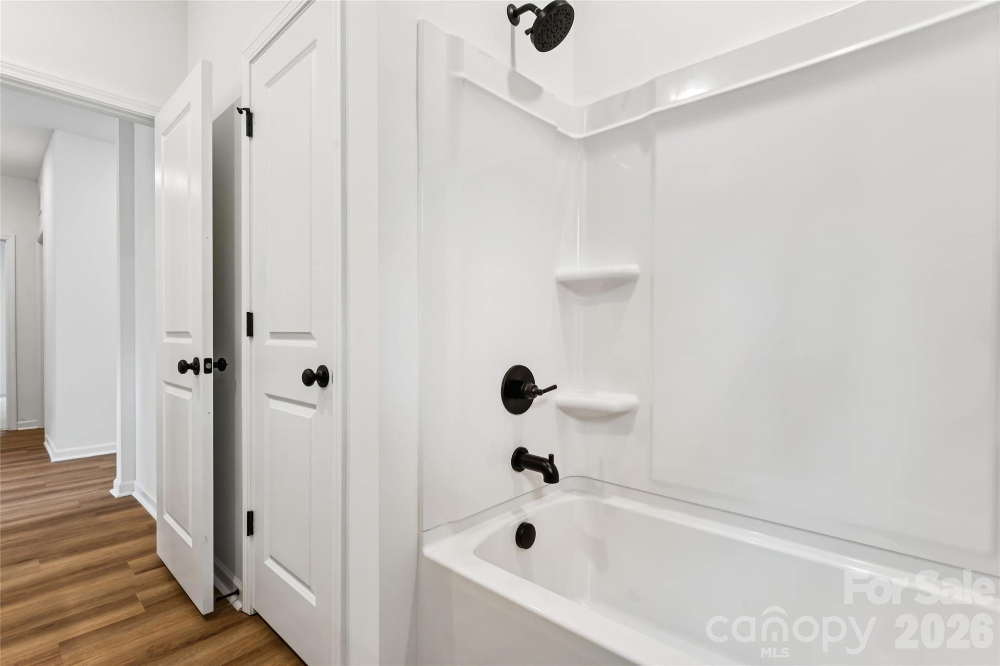 1004 Oak Hill Drive Property Photo 7