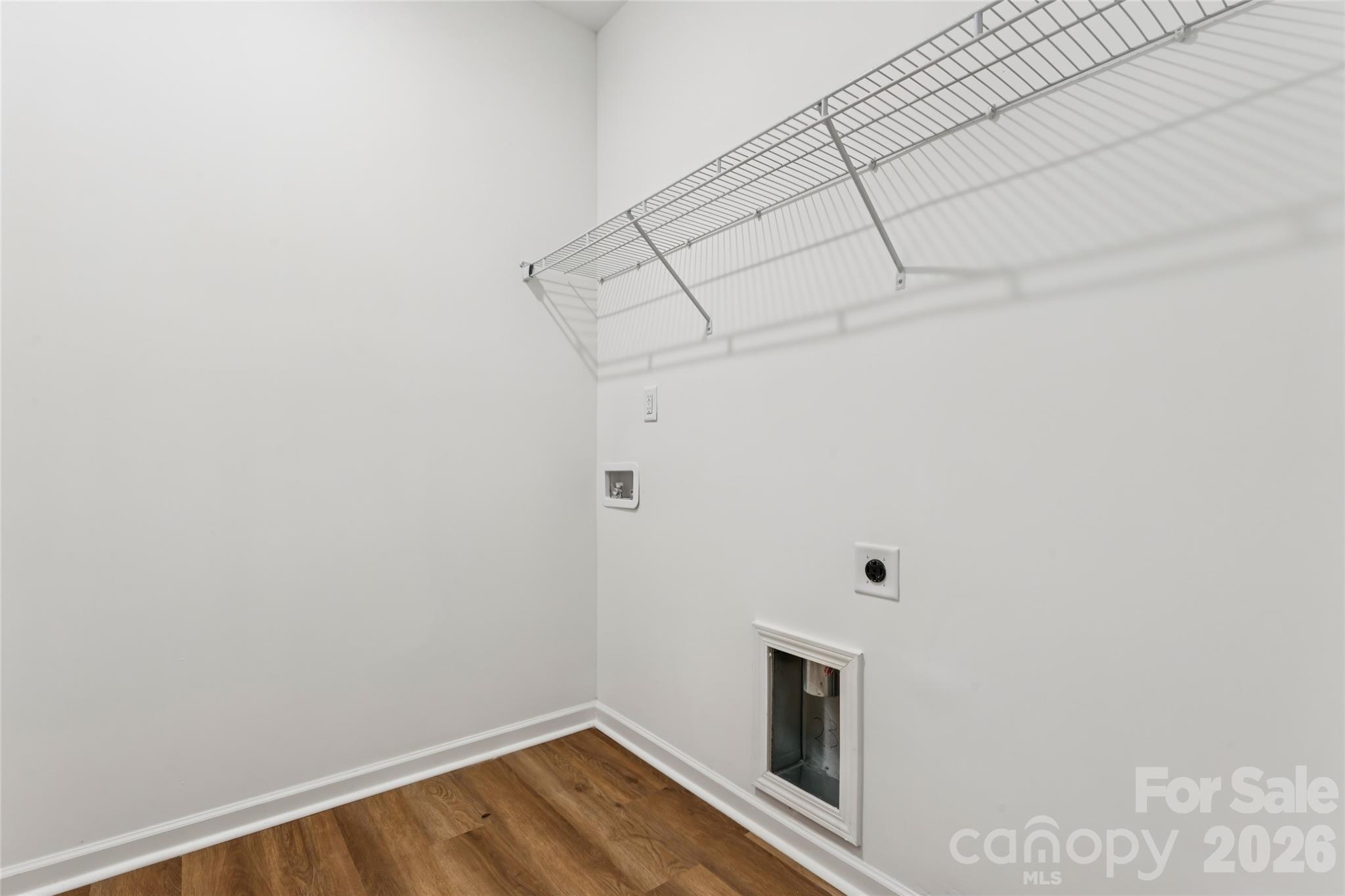 1004 Oak Hill Drive Property Photo 8