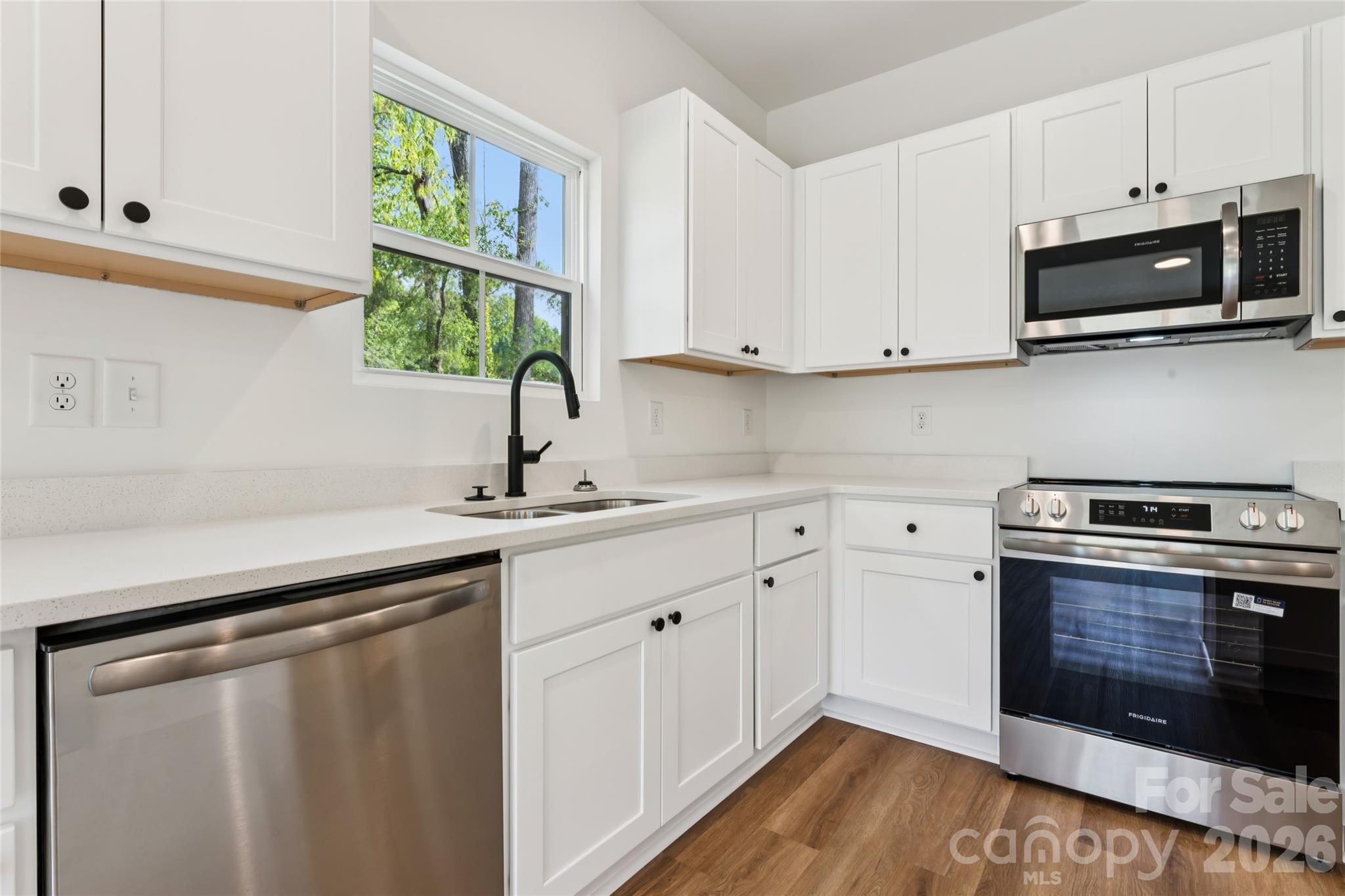 1004 Oak Hill Drive Property Photo 15