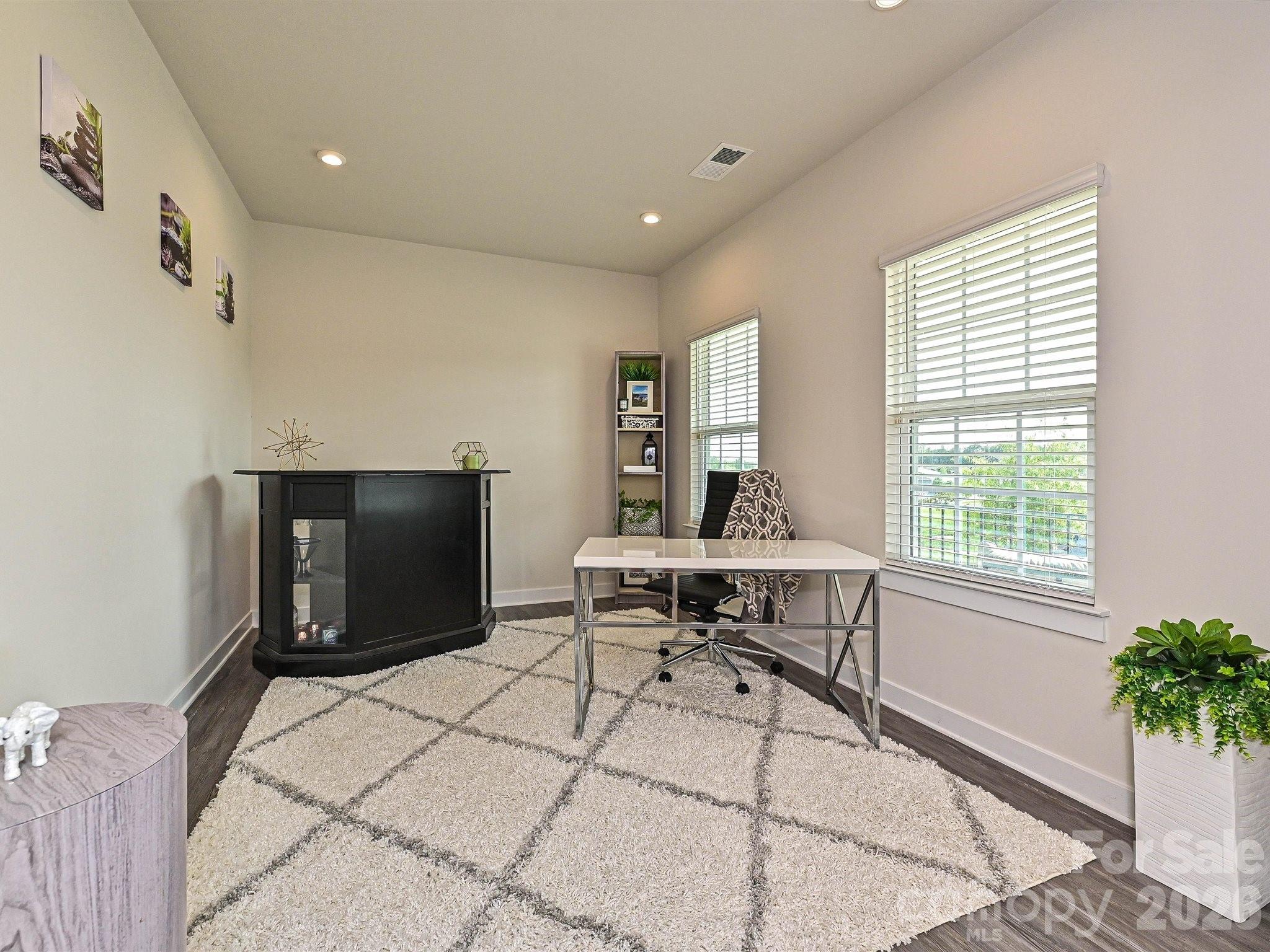 10016 Bowtie Lane Property Photo 5