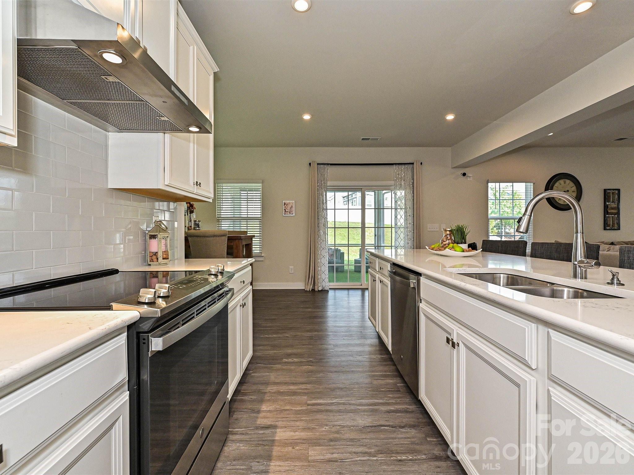 10016 Bowtie Lane Property Photo 18