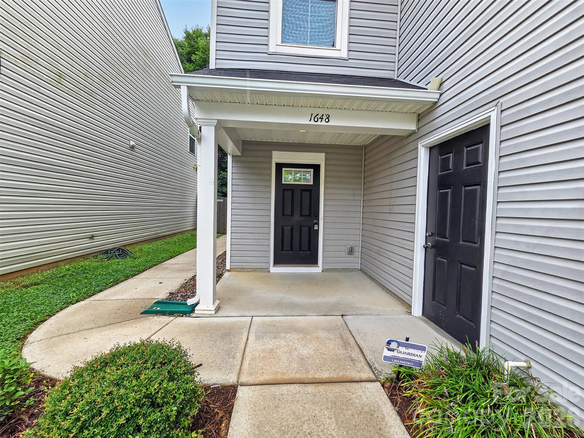 1648 Hooper Court Property Photo 4