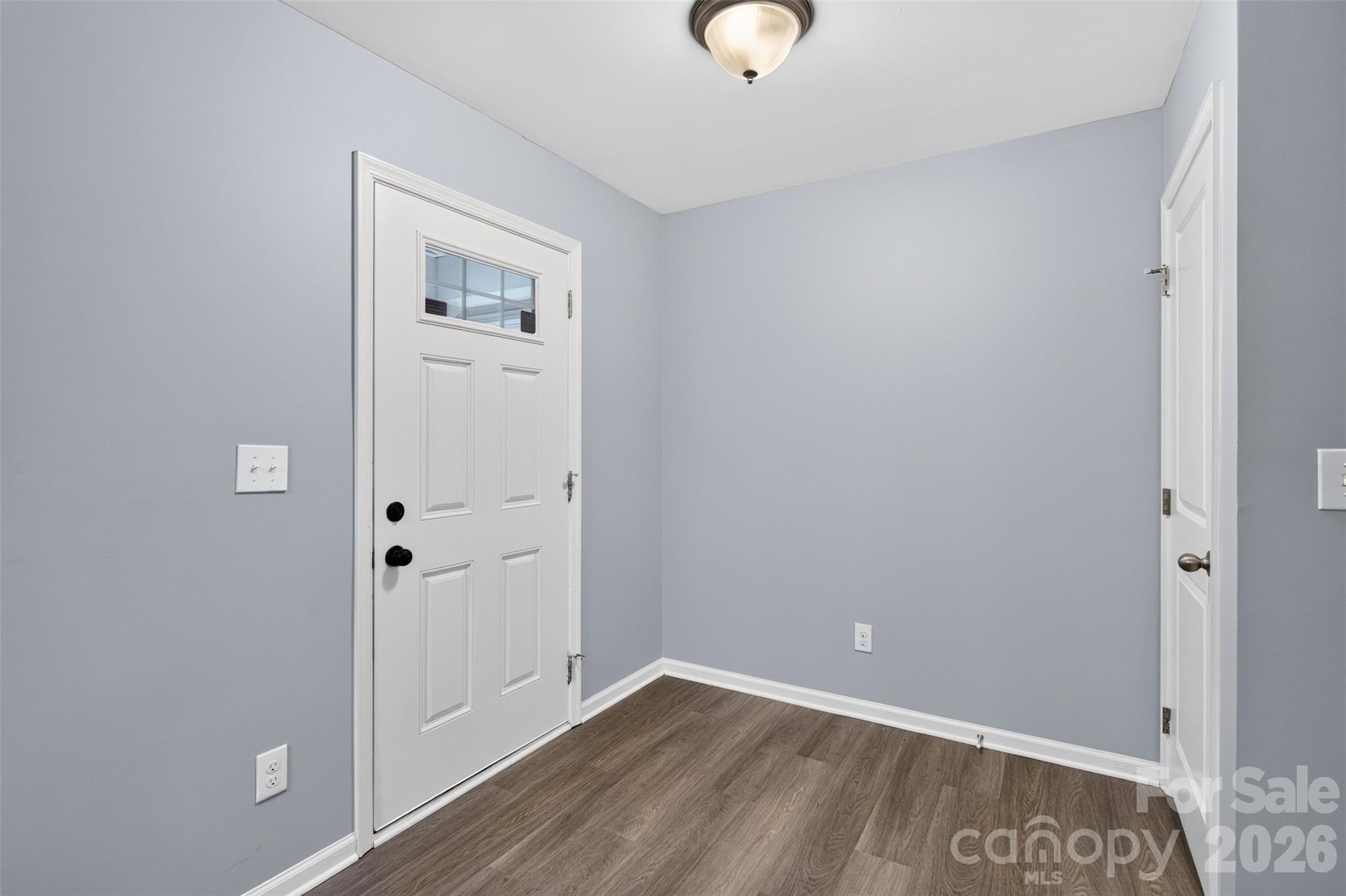 1648 Hooper Court Property Photo 5