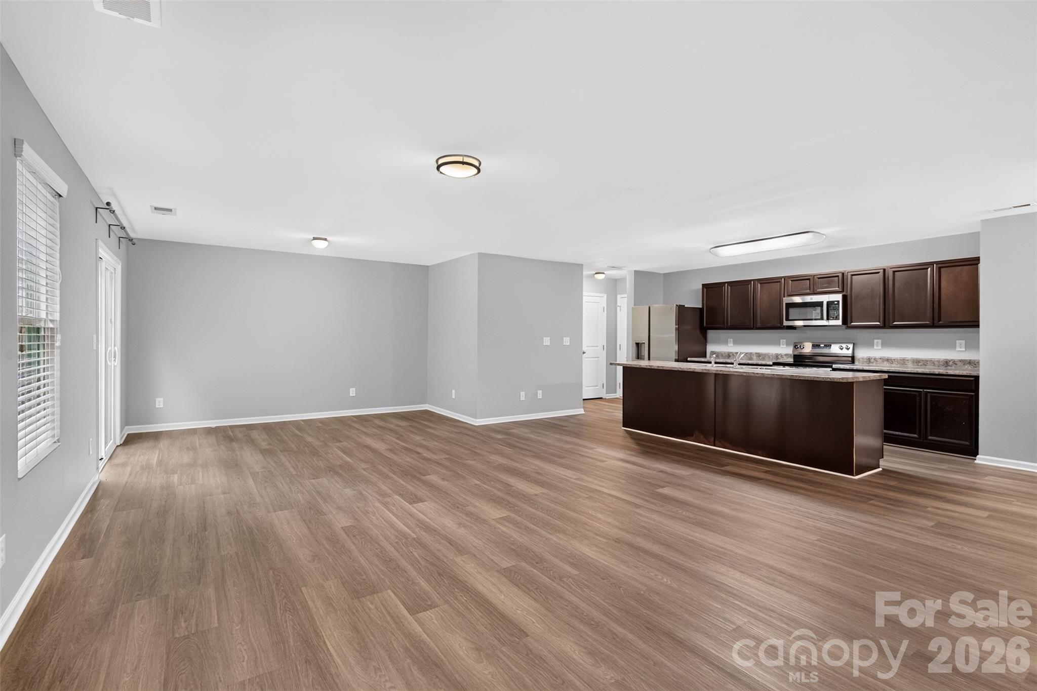 1648 Hooper Court Property Photo 6