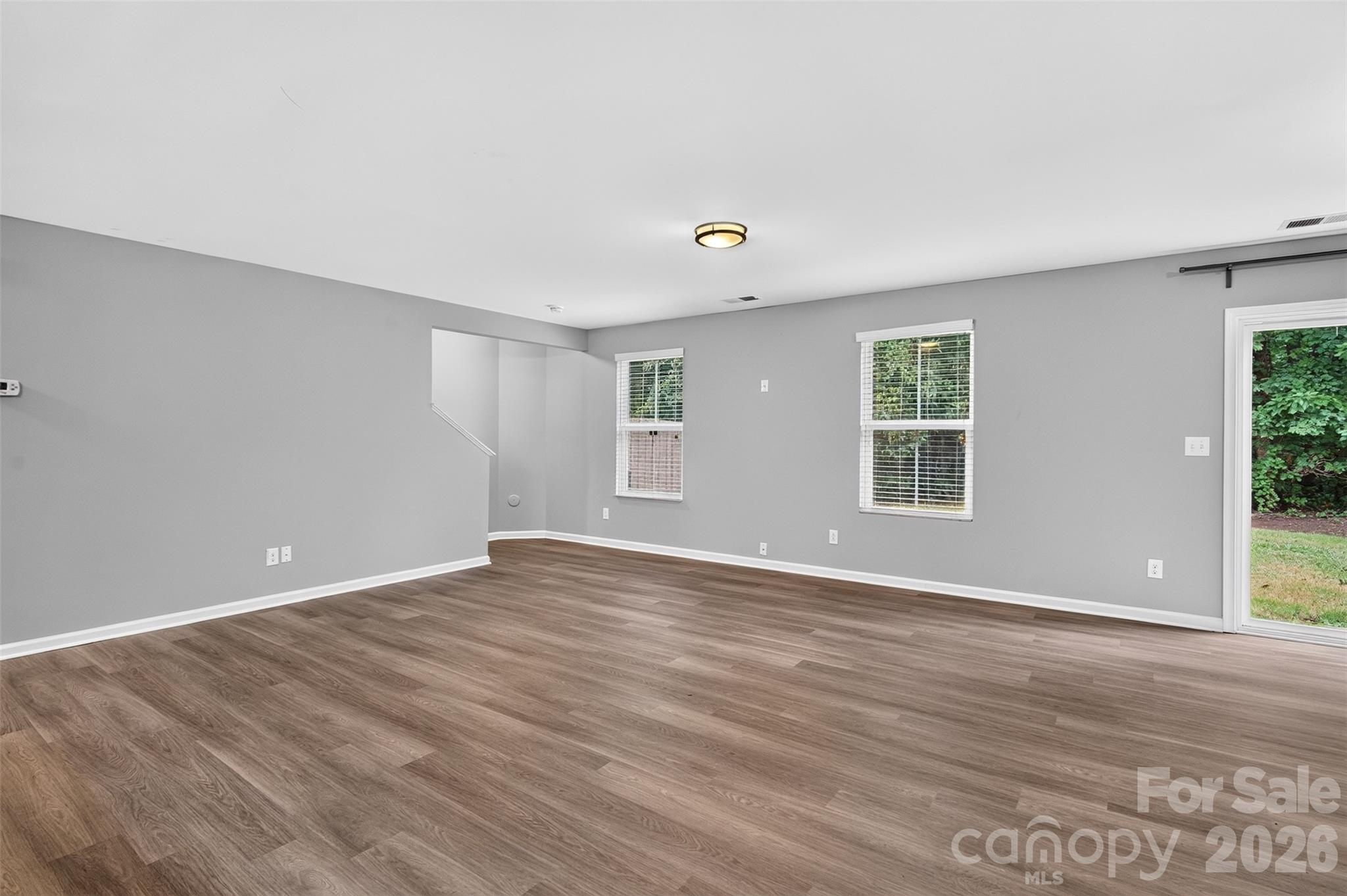 1648 Hooper Court Property Photo 8
