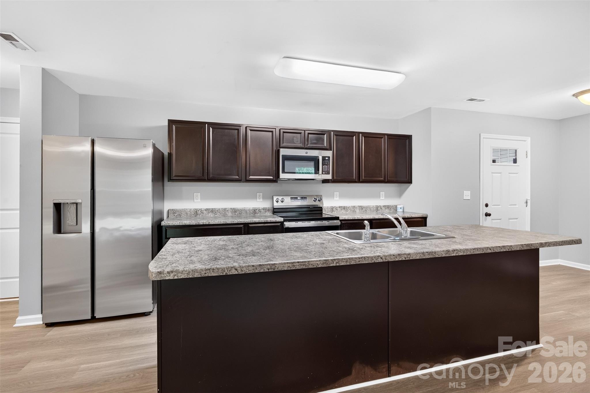 1648 Hooper Court Property Photo 9
