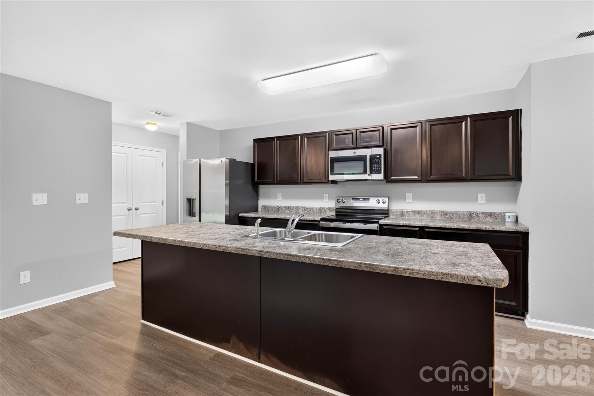 1648 Hooper Court Property Photo 10