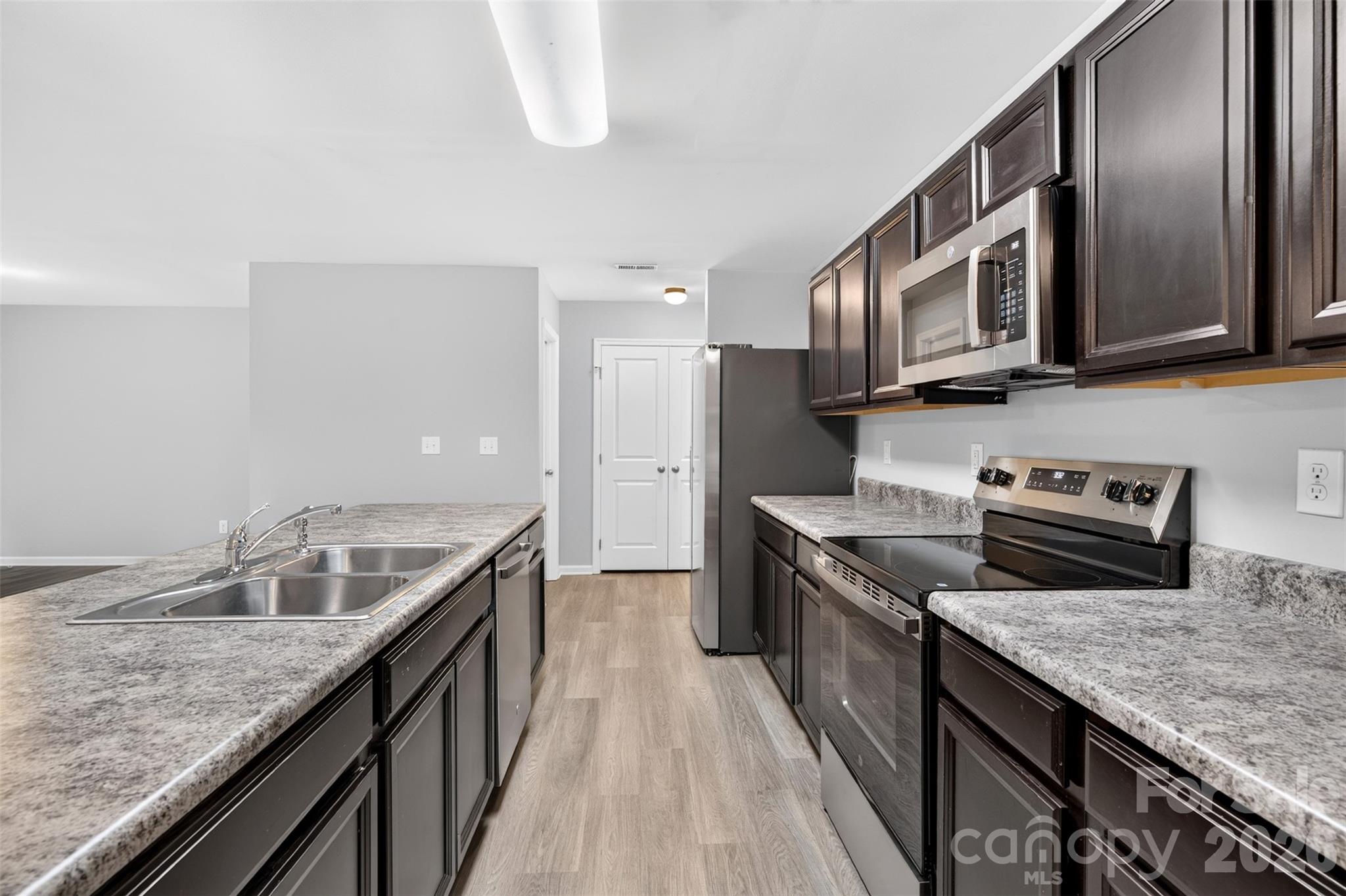 1648 Hooper Court Property Photo 12