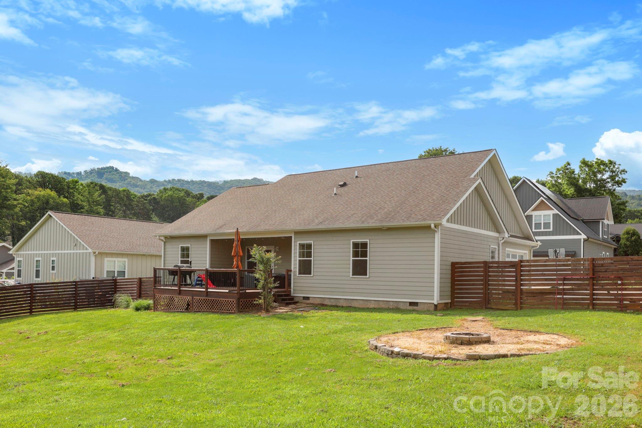 8 Vedder Way Property Photo 3