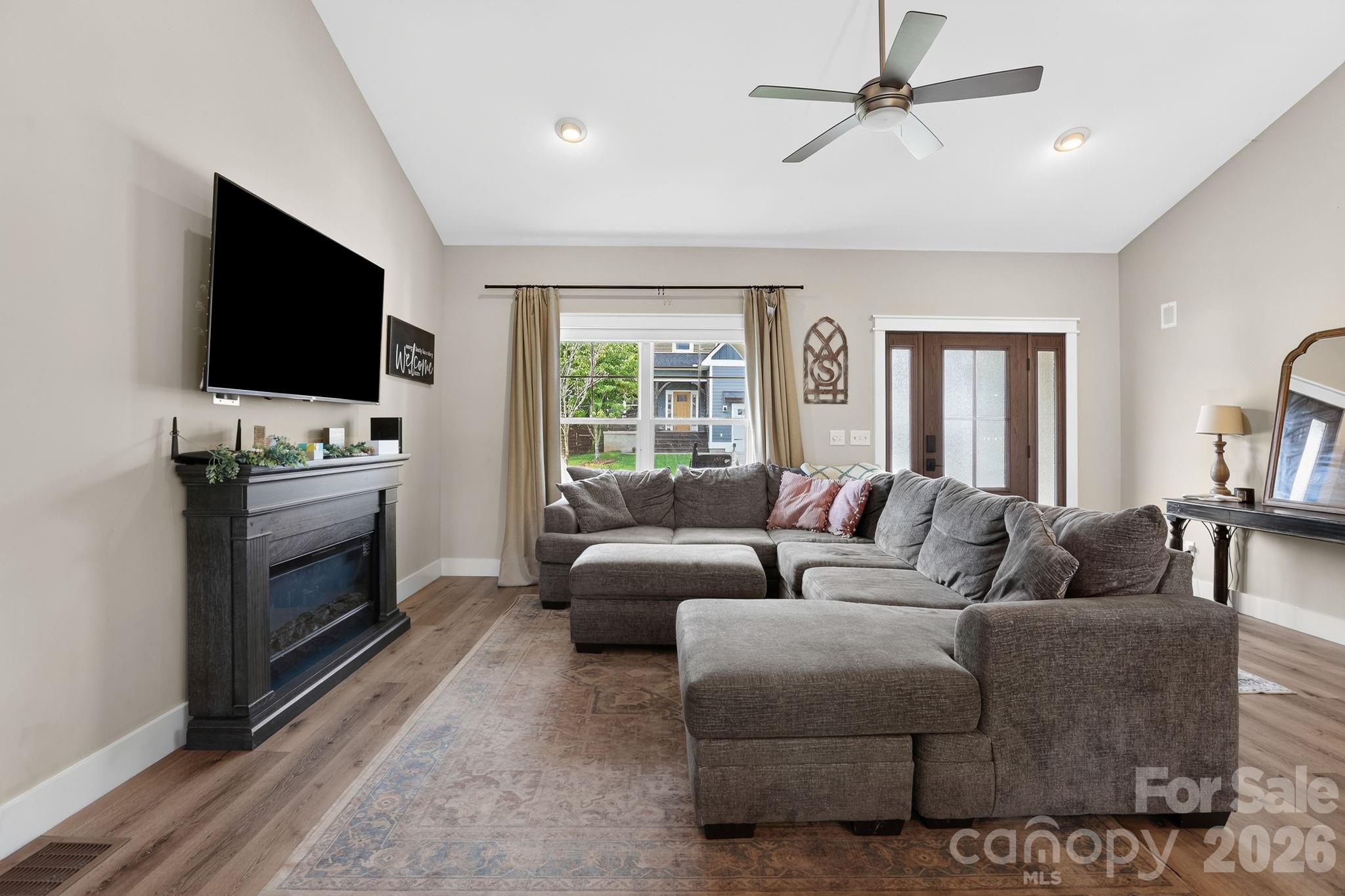 8 Vedder Way Property Photo 7