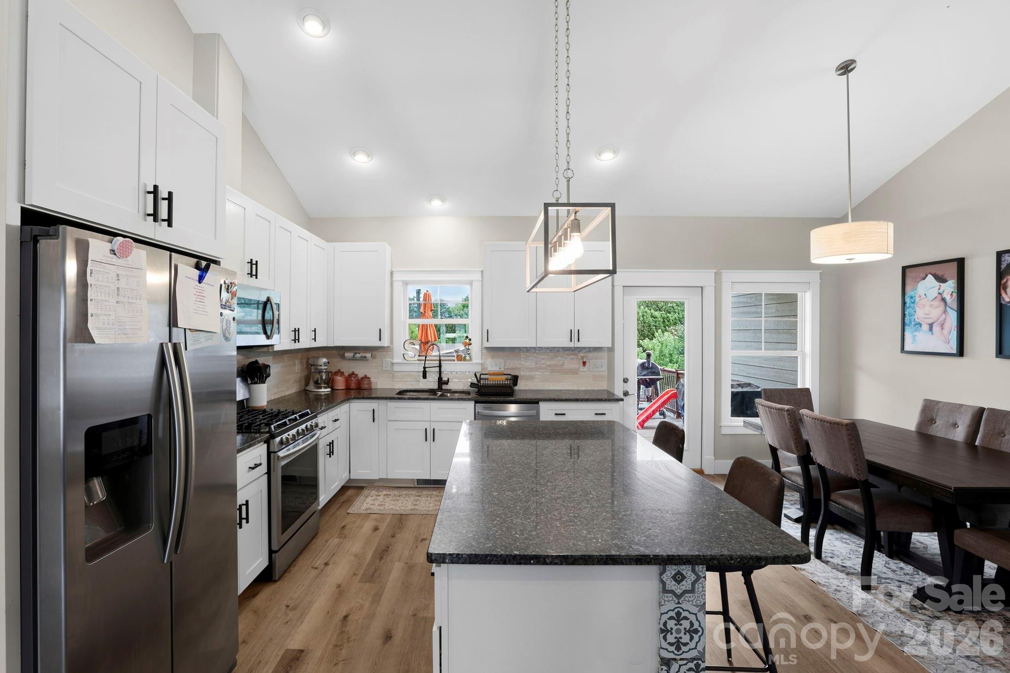 8 Vedder Way Property Photo 11