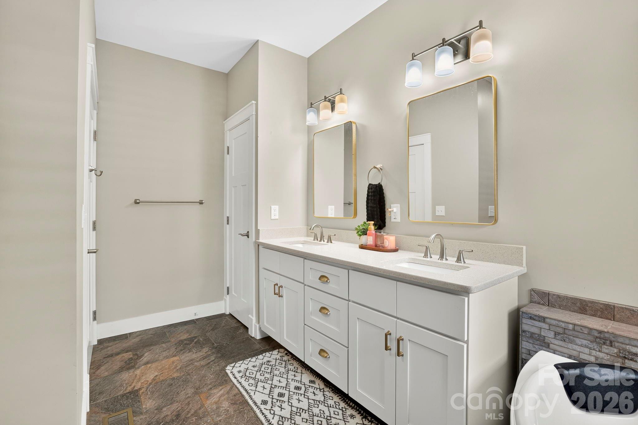8 Vedder Way Property Photo 27