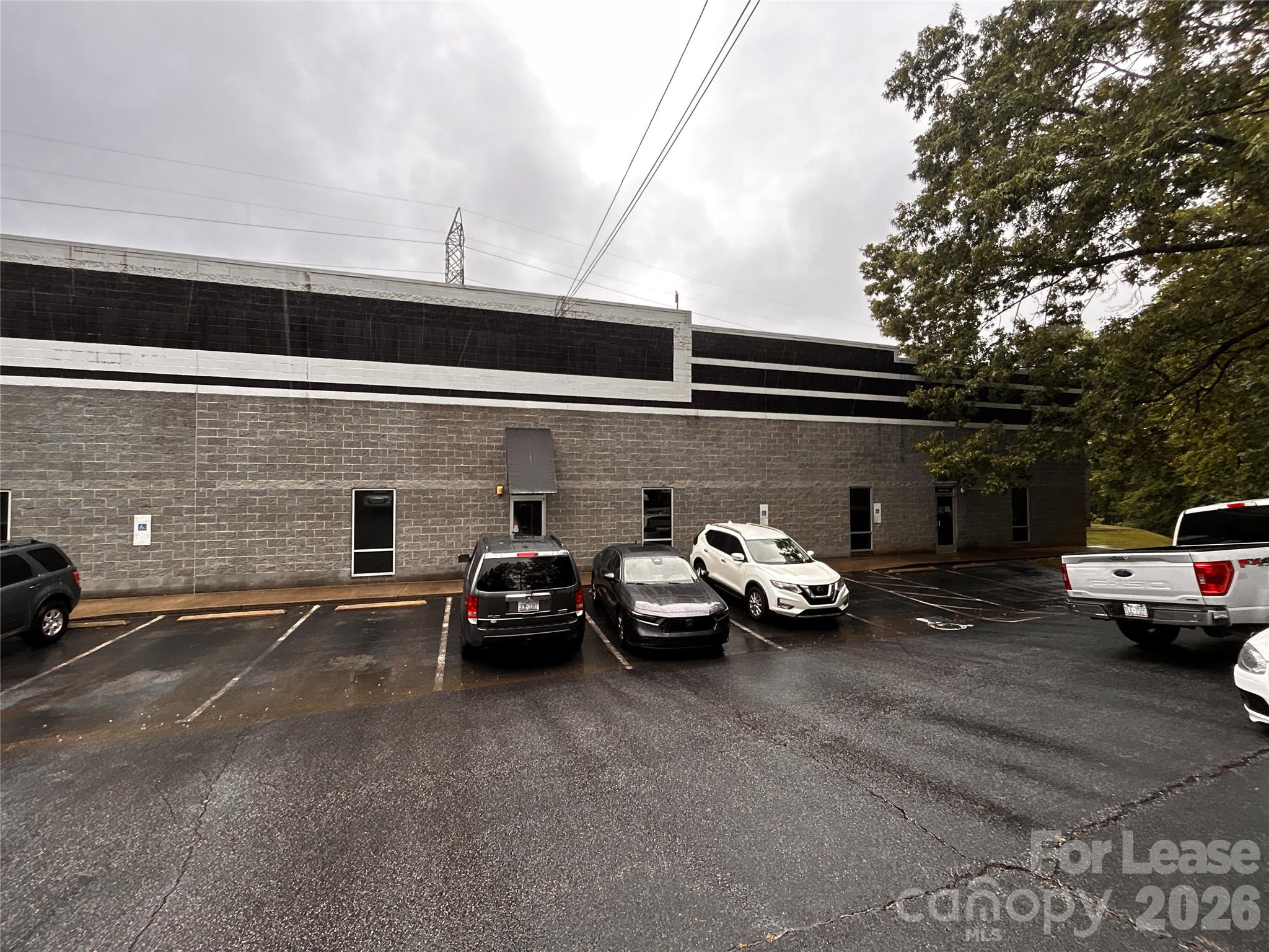 128 Commercial Drive 200 Property Photo 1