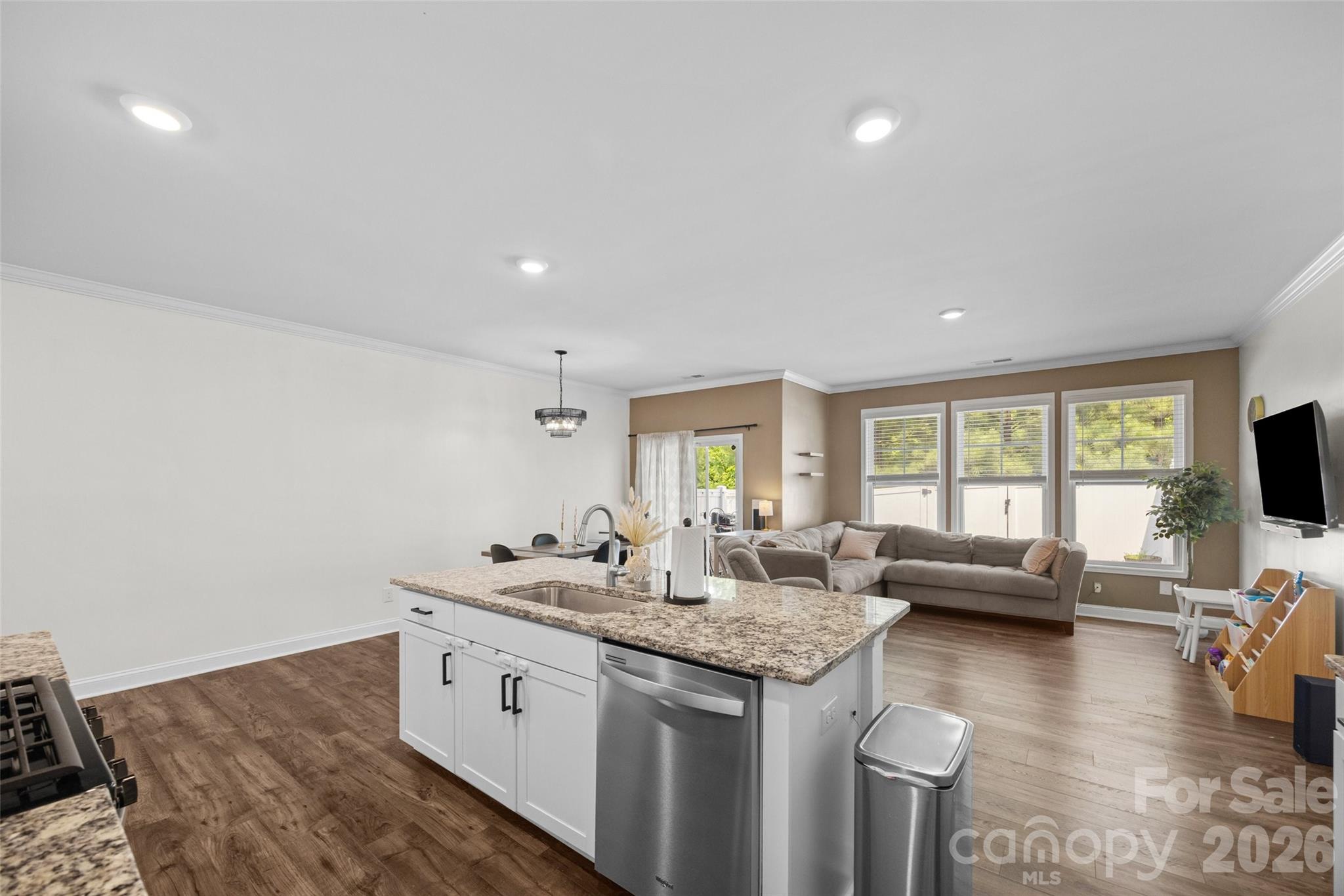 616 Altamonte Drive Property Photo 13
