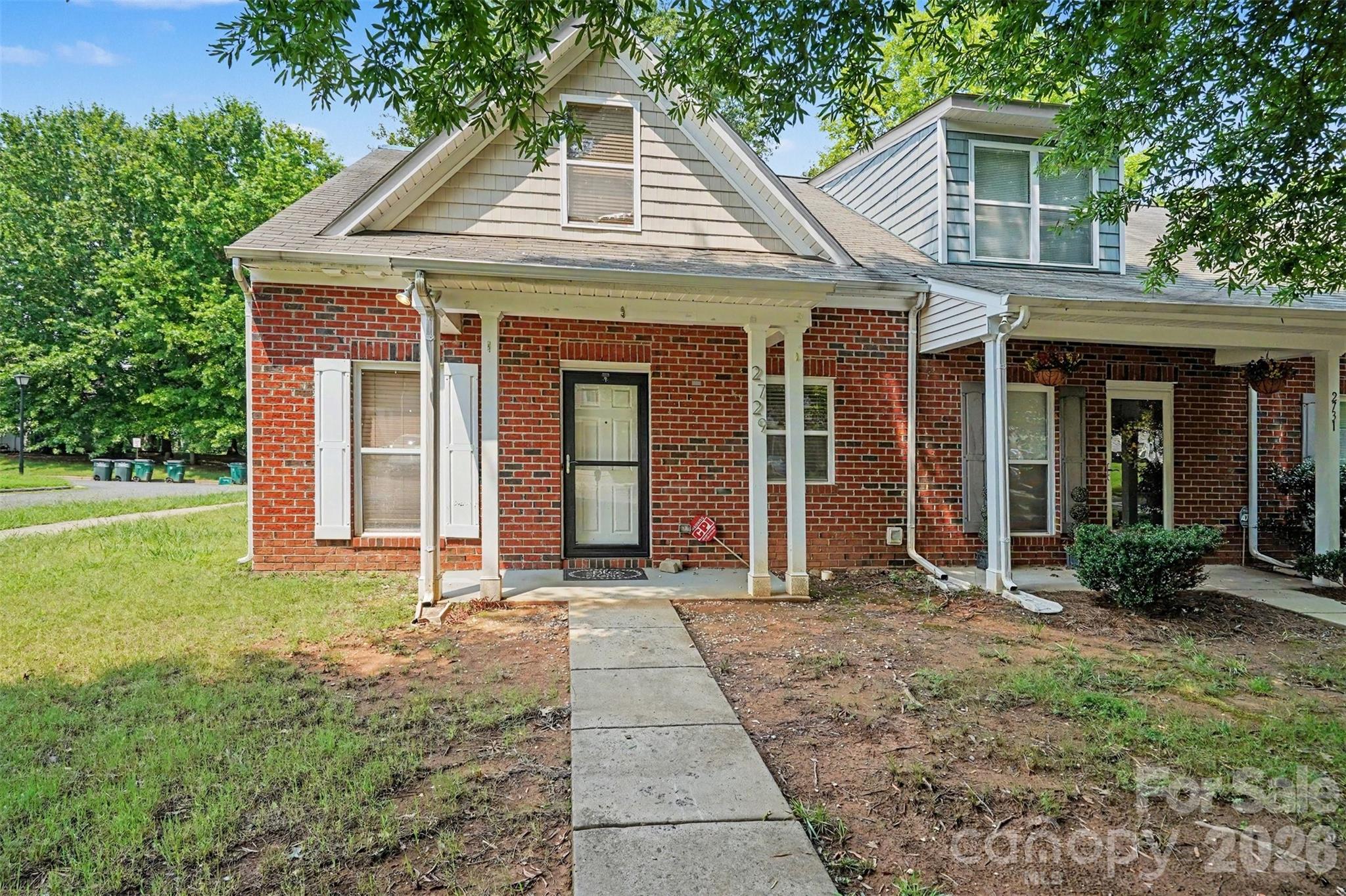 2729 Meadow Knoll Drive Property Photo 1