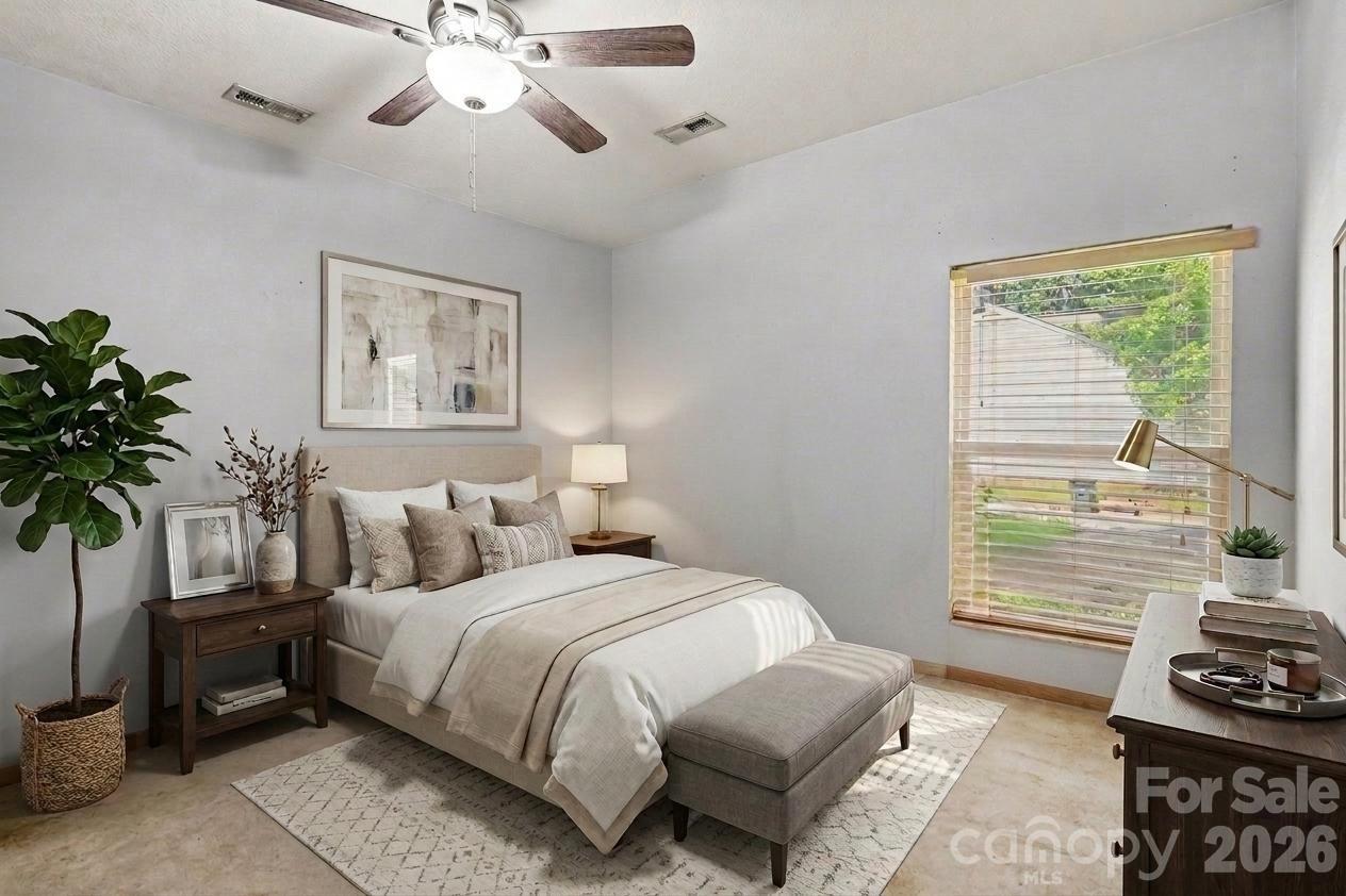 2729 Meadow Knoll Drive Property Photo 3