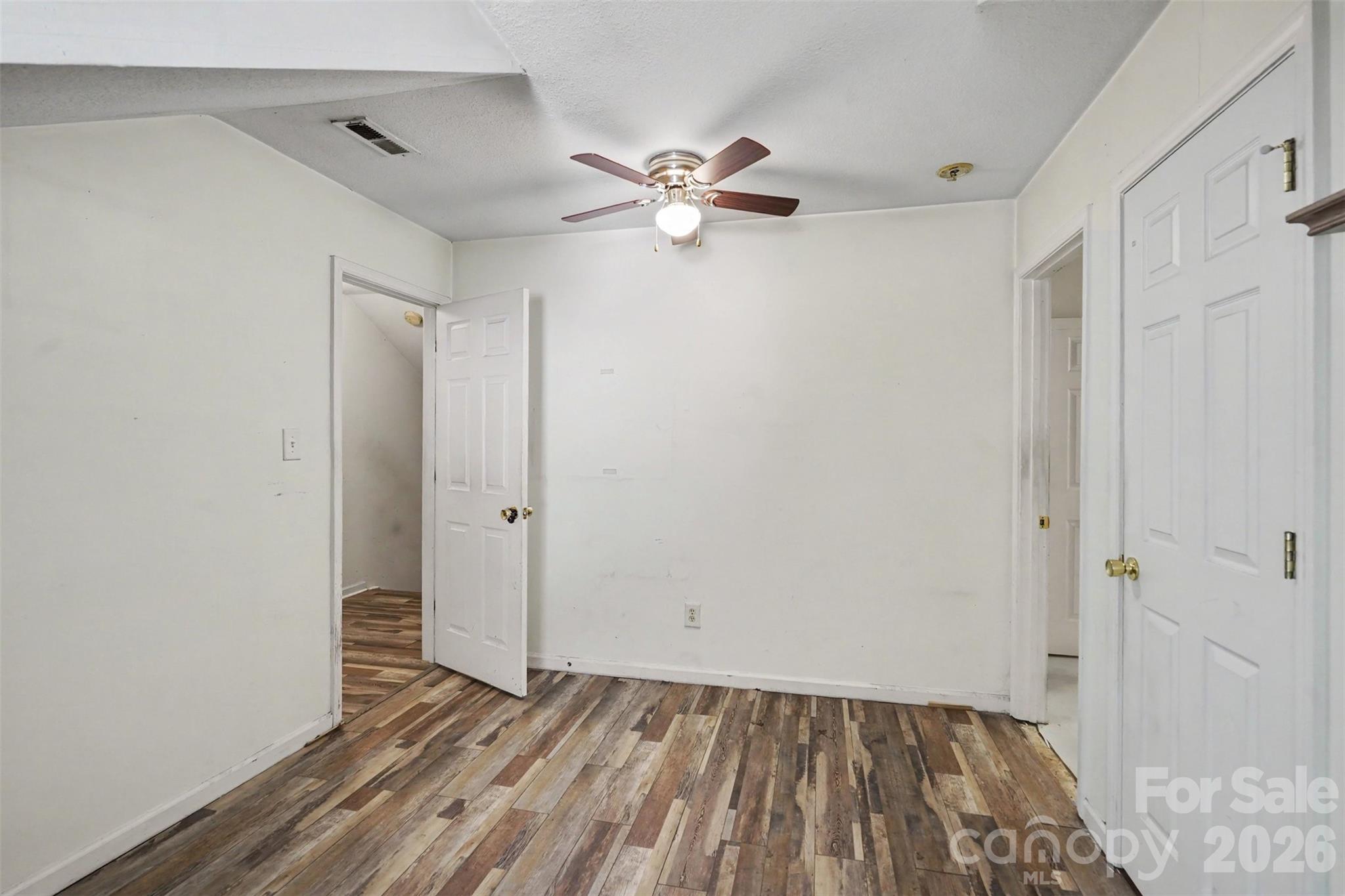 2729 Meadow Knoll Drive Property Photo 22