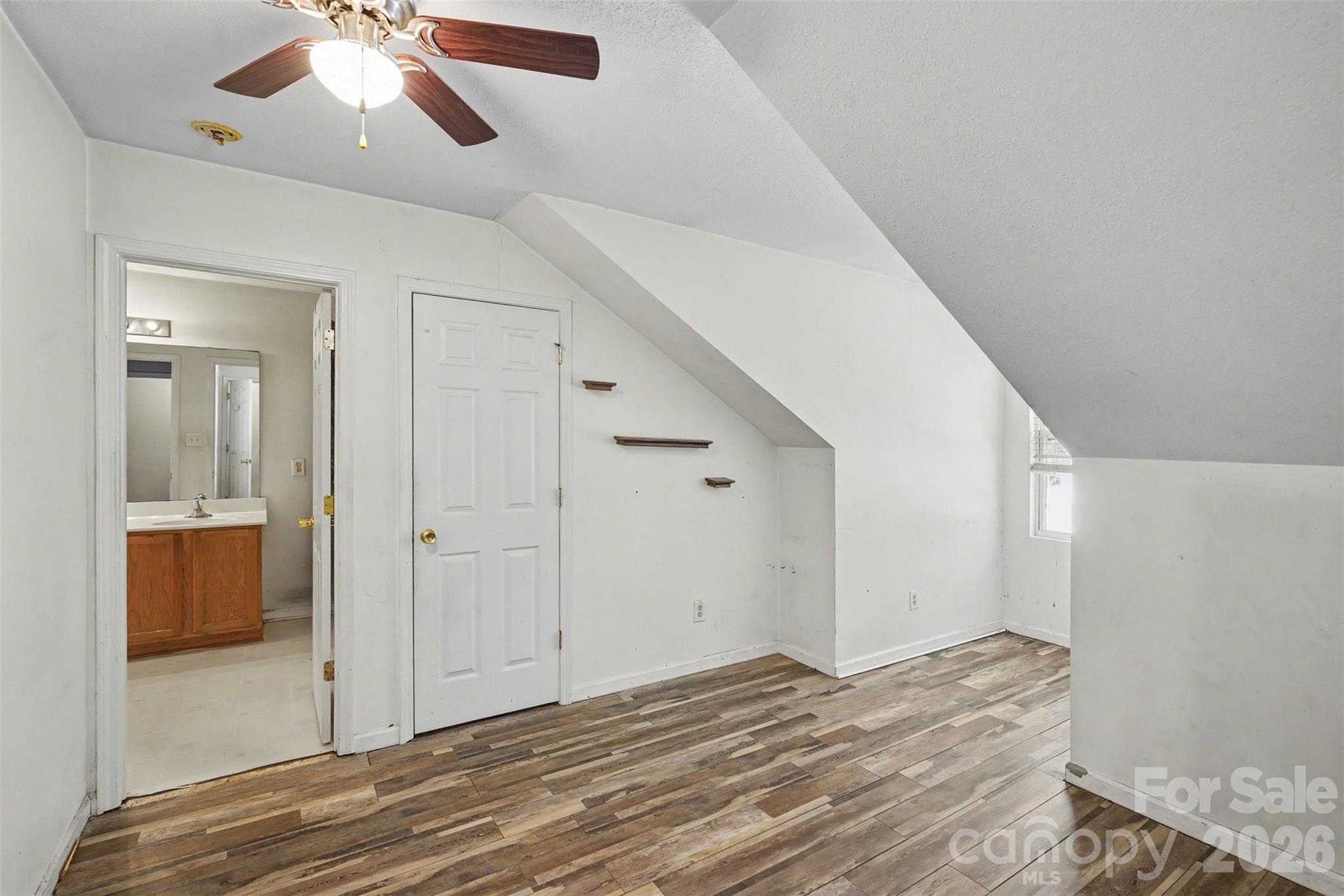 2729 Meadow Knoll Drive Property Photo 23