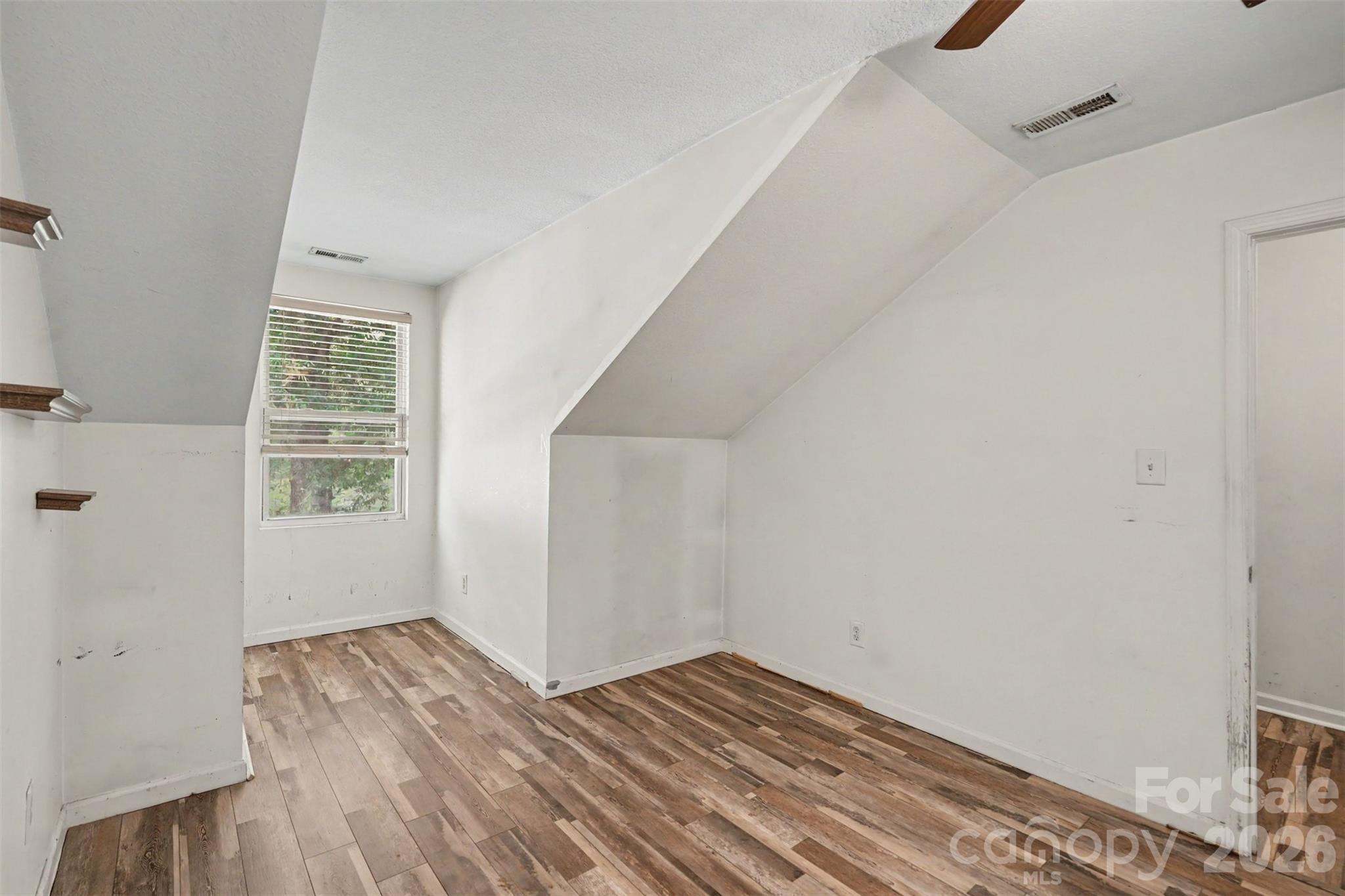 2729 Meadow Knoll Drive Property Photo 27