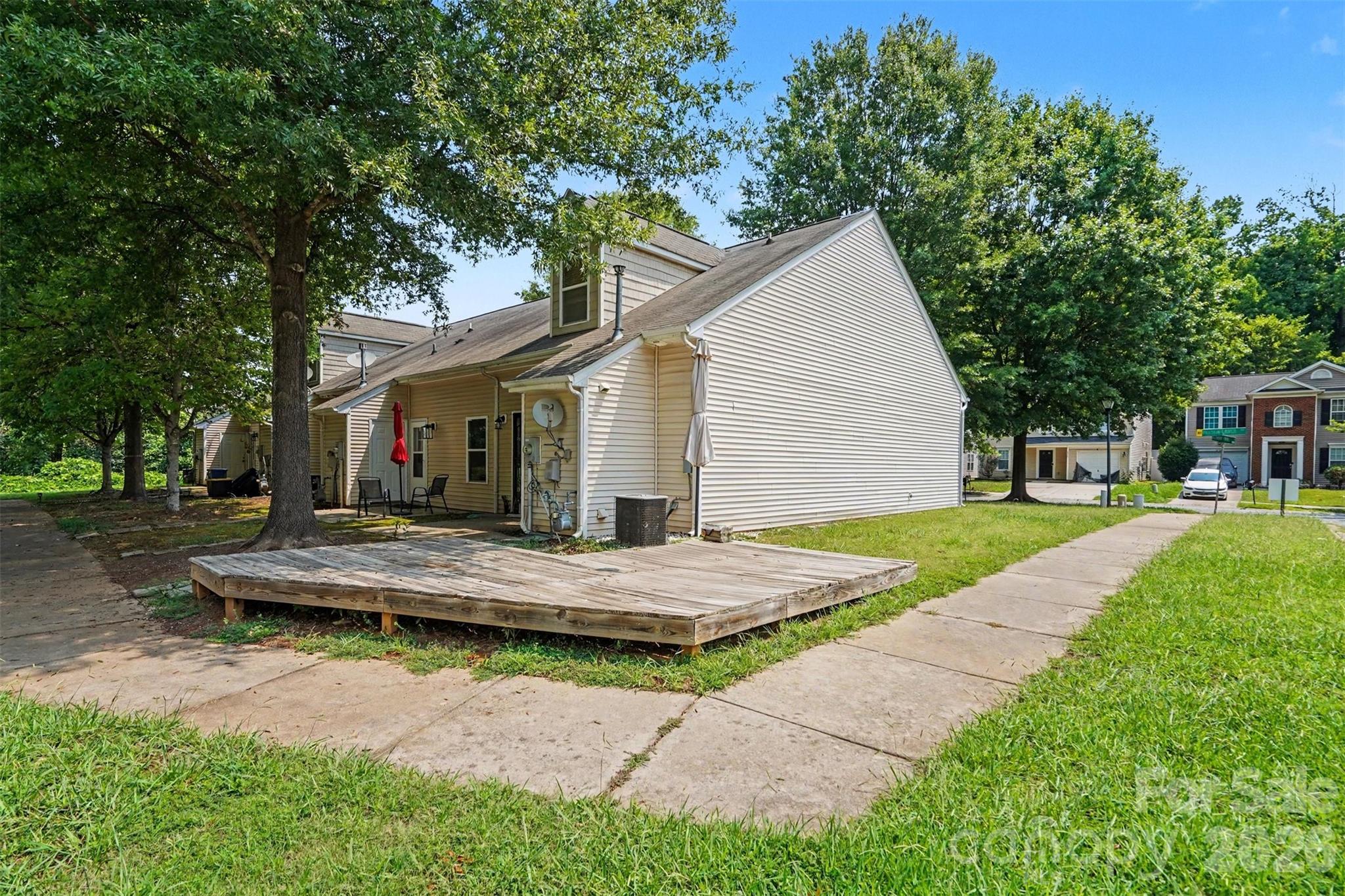 2729 Meadow Knoll Drive Property Photo 31