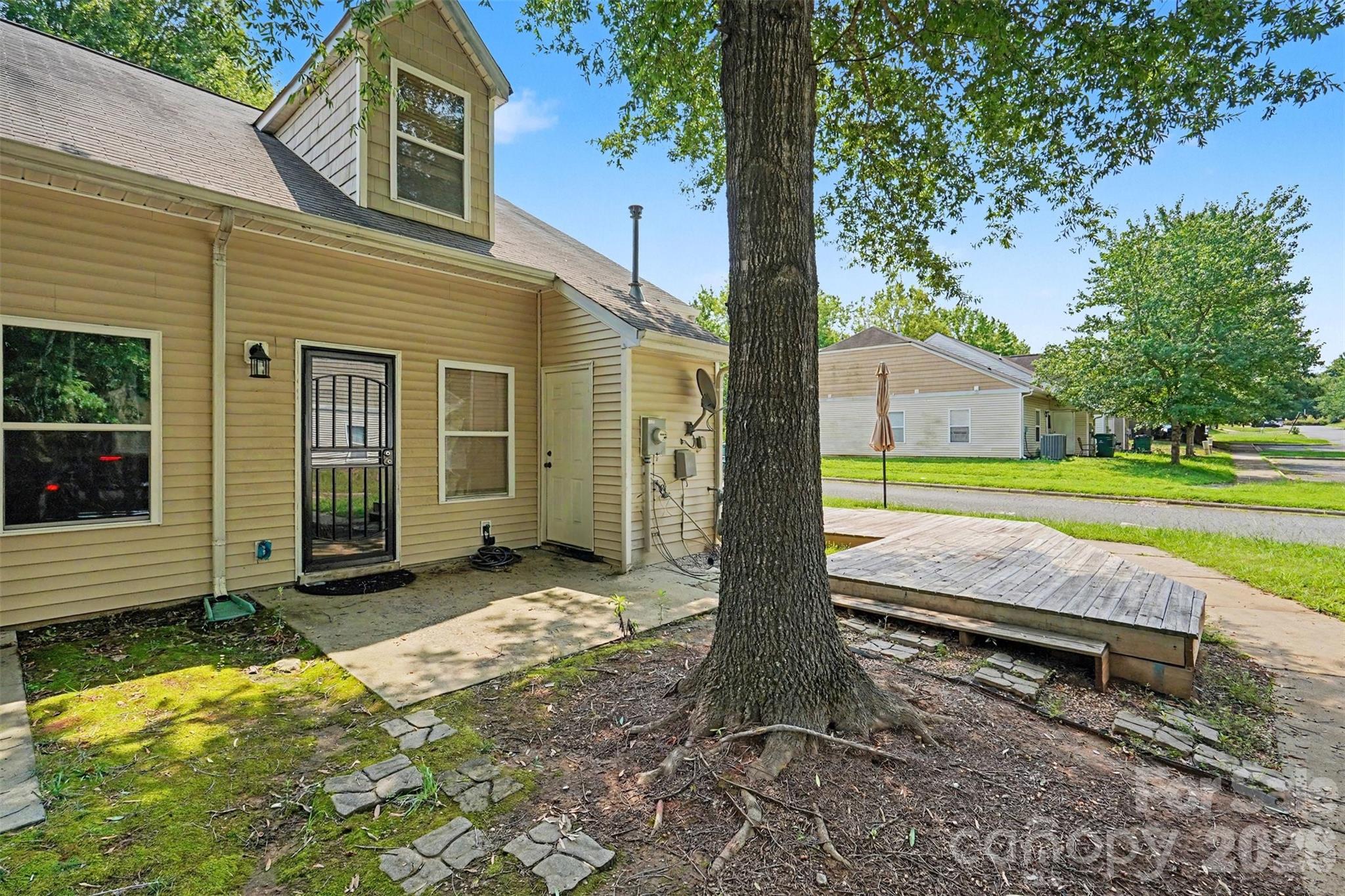2729 Meadow Knoll Drive Property Photo 32