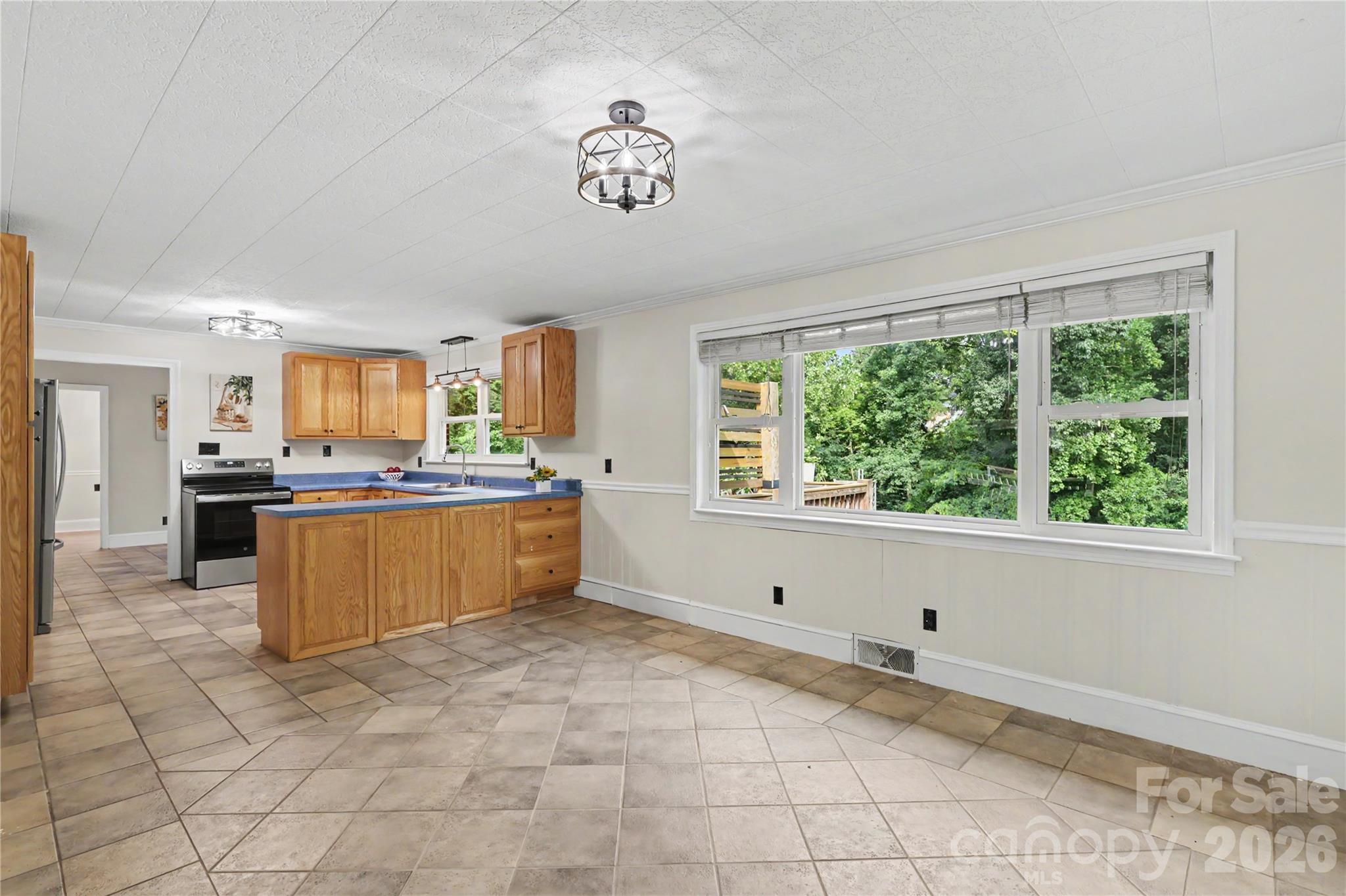 163 Madison Avenue Property Photo 11