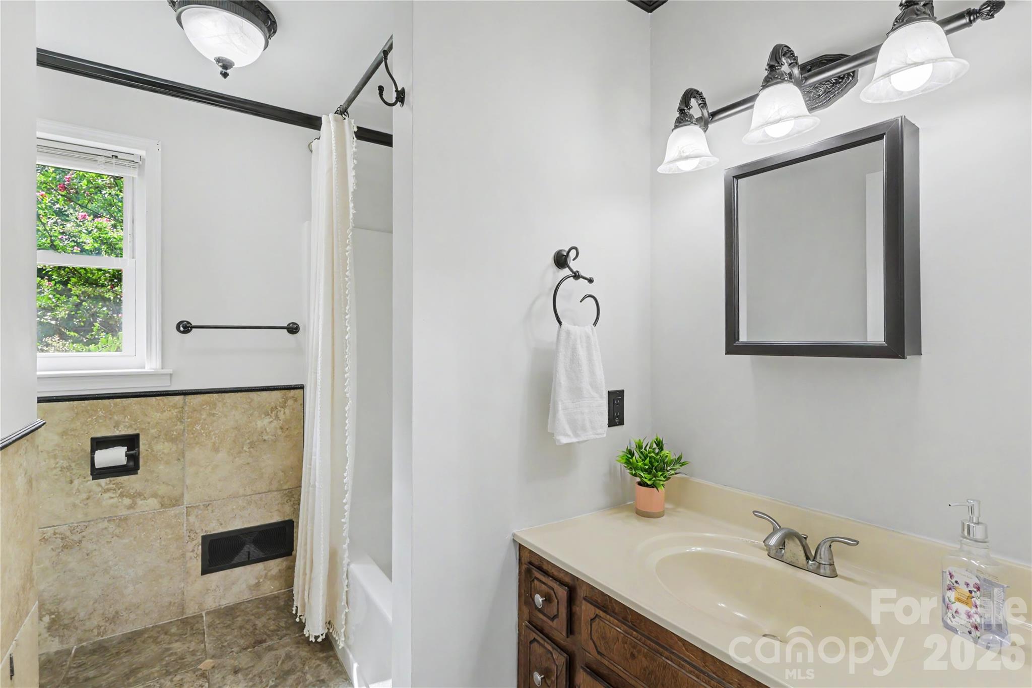 163 Madison Avenue Property Photo 31