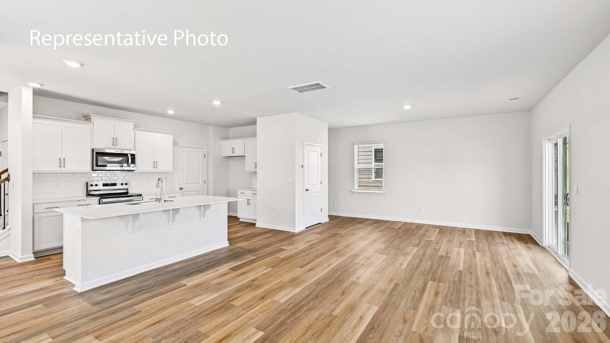 1437 7th Street Drive Property Photo 6