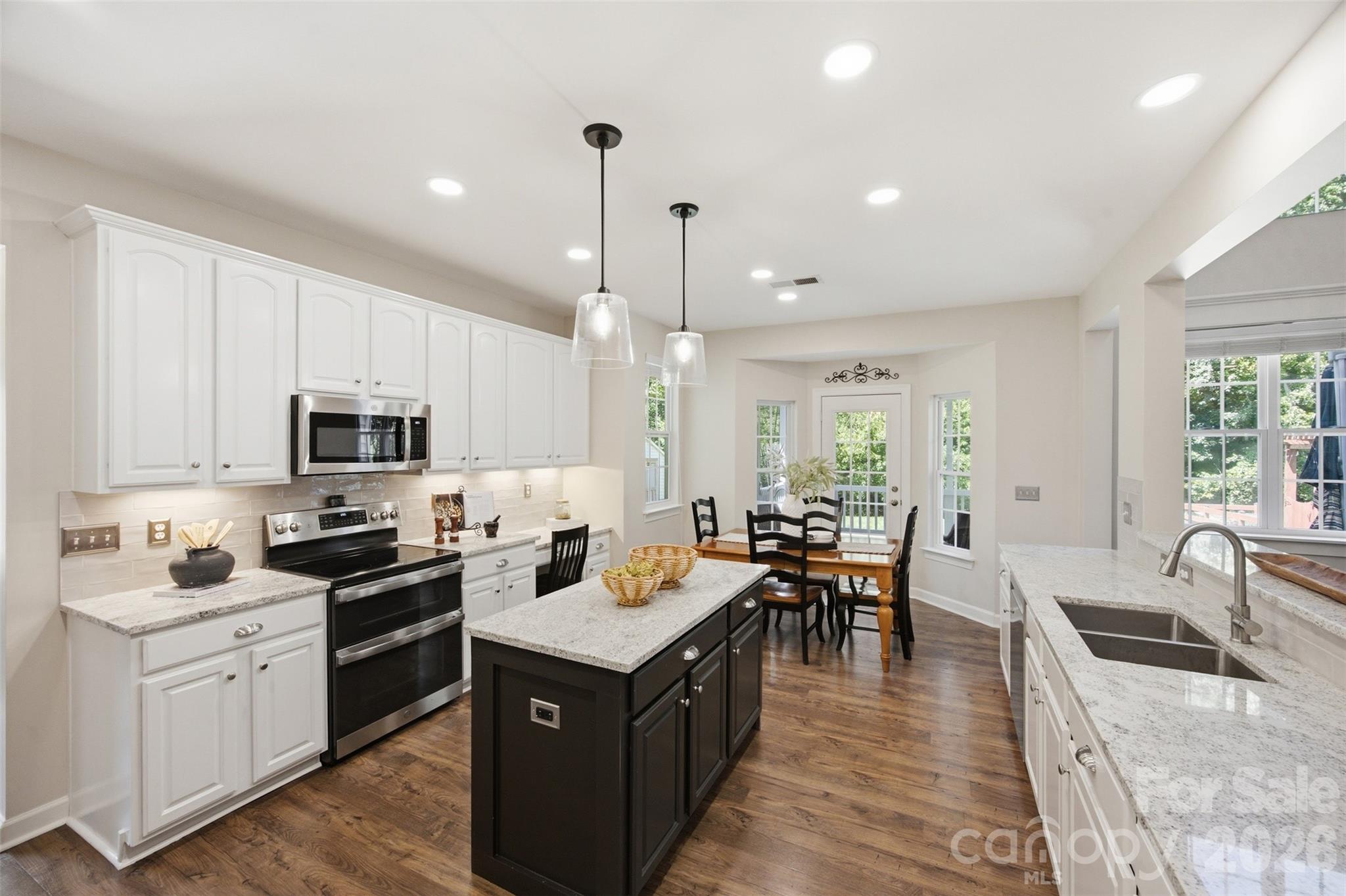 9624 Belloak Lane Property Photo 8