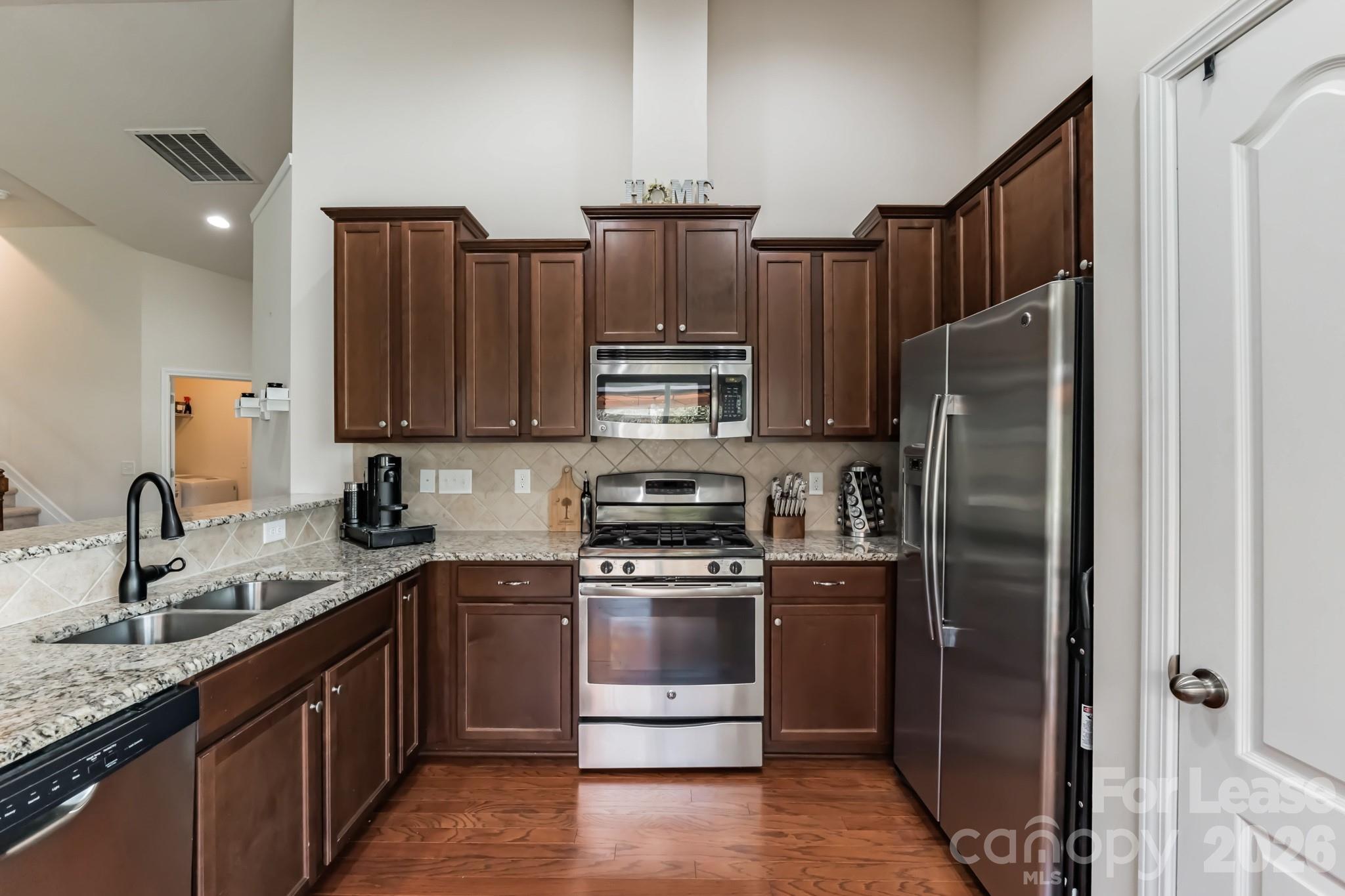 5826 Castlecove Road Property Photo 6