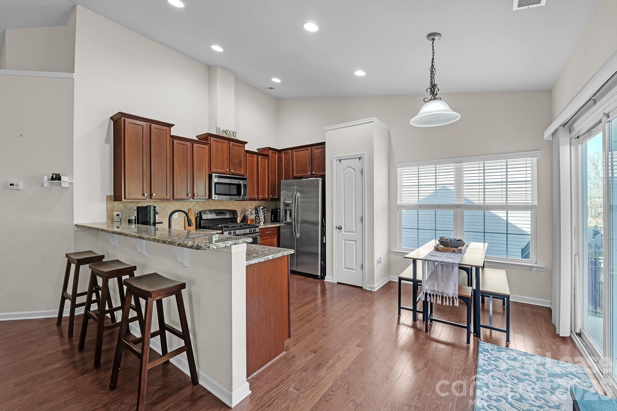 5826 Castlecove Road Property Photo 8