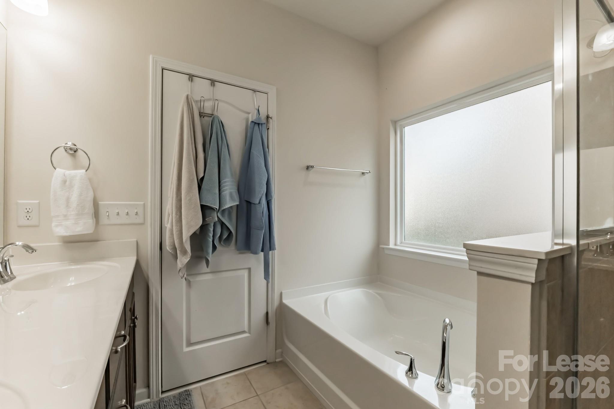 5826 Castlecove Road Property Photo 30
