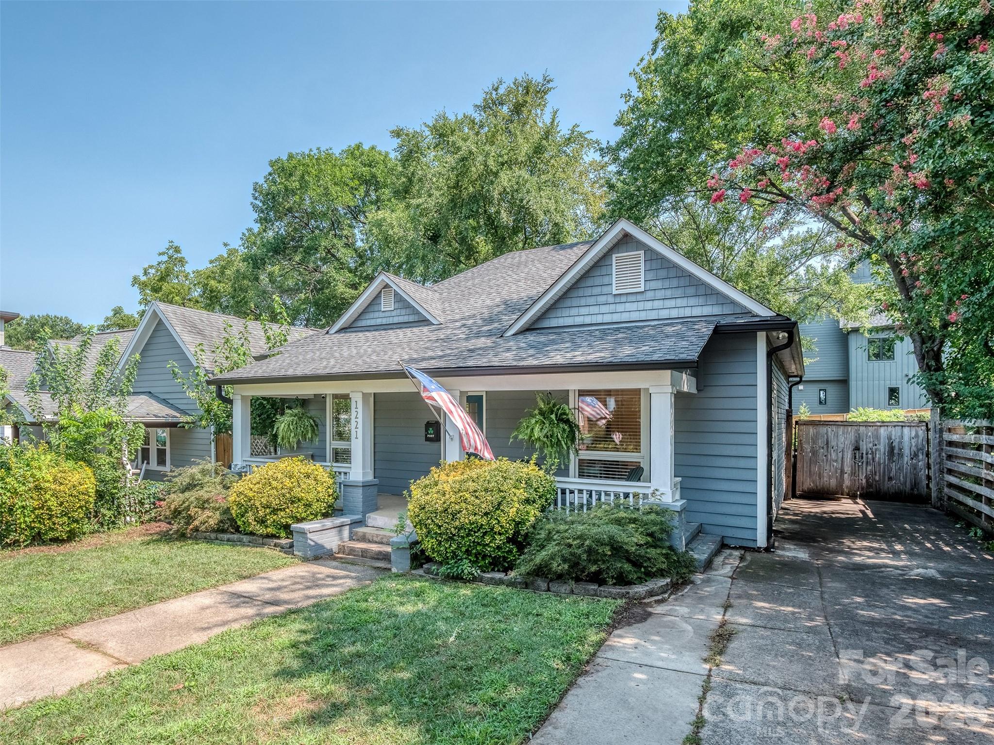 1221 Kennon Street Property Photo 3