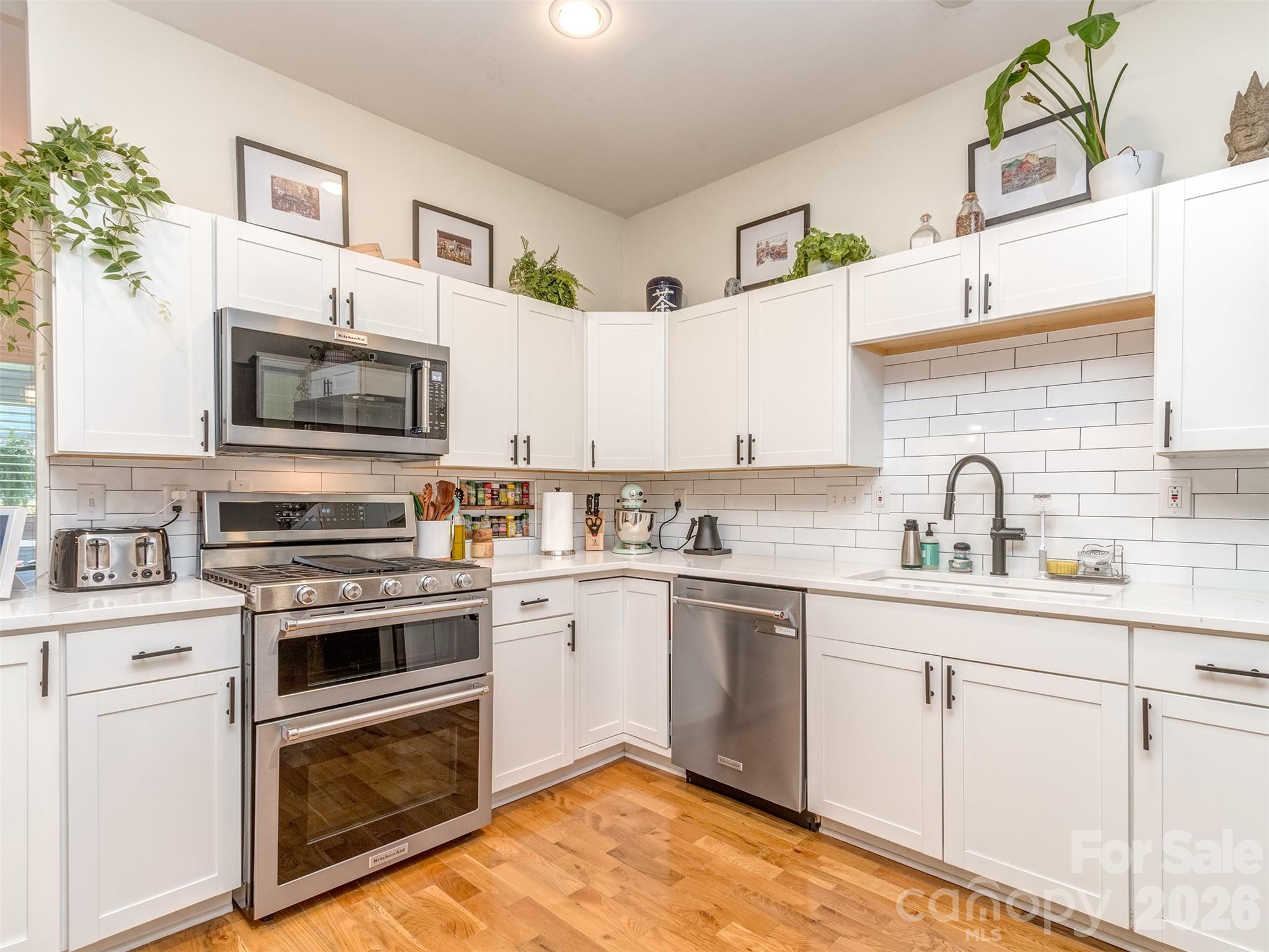 1221 Kennon Street Property Photo 13