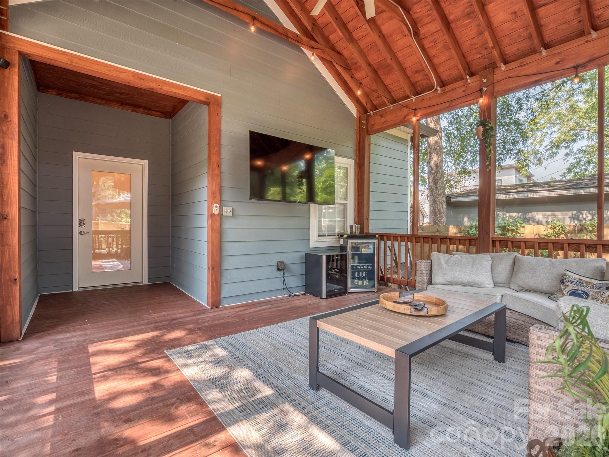 1221 Kennon Street Property Photo 27