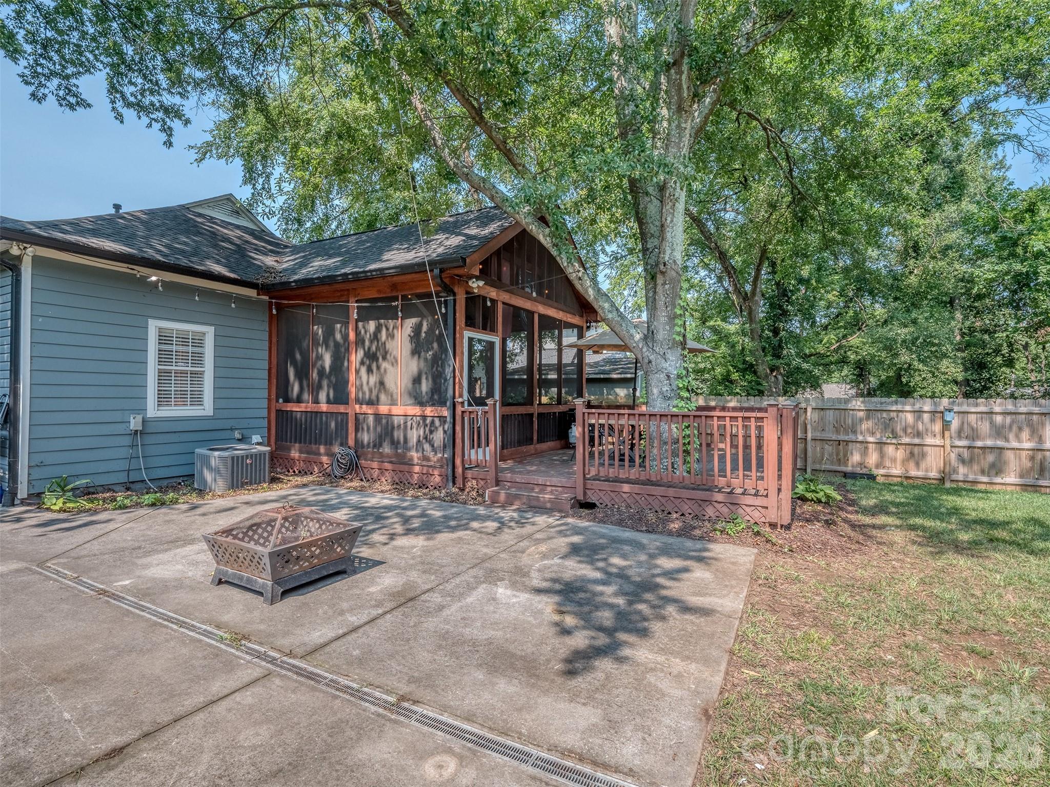 1221 Kennon Street Property Photo 29