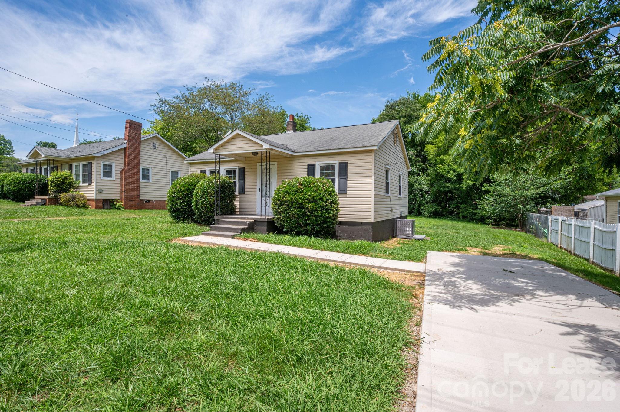 913 Edgemont Avenue Property Photo 1