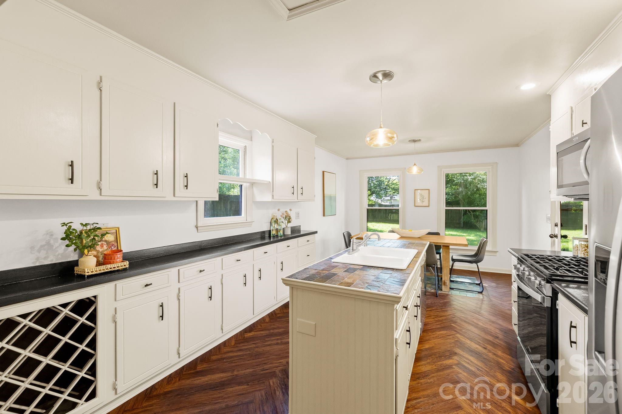 2220 Arnold Drive Property Photo 15