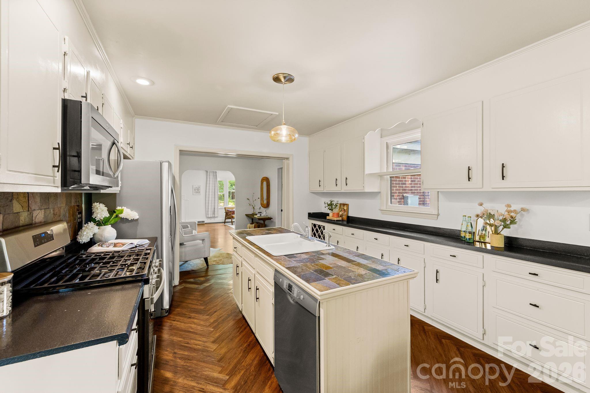 2220 Arnold Drive Property Photo 18