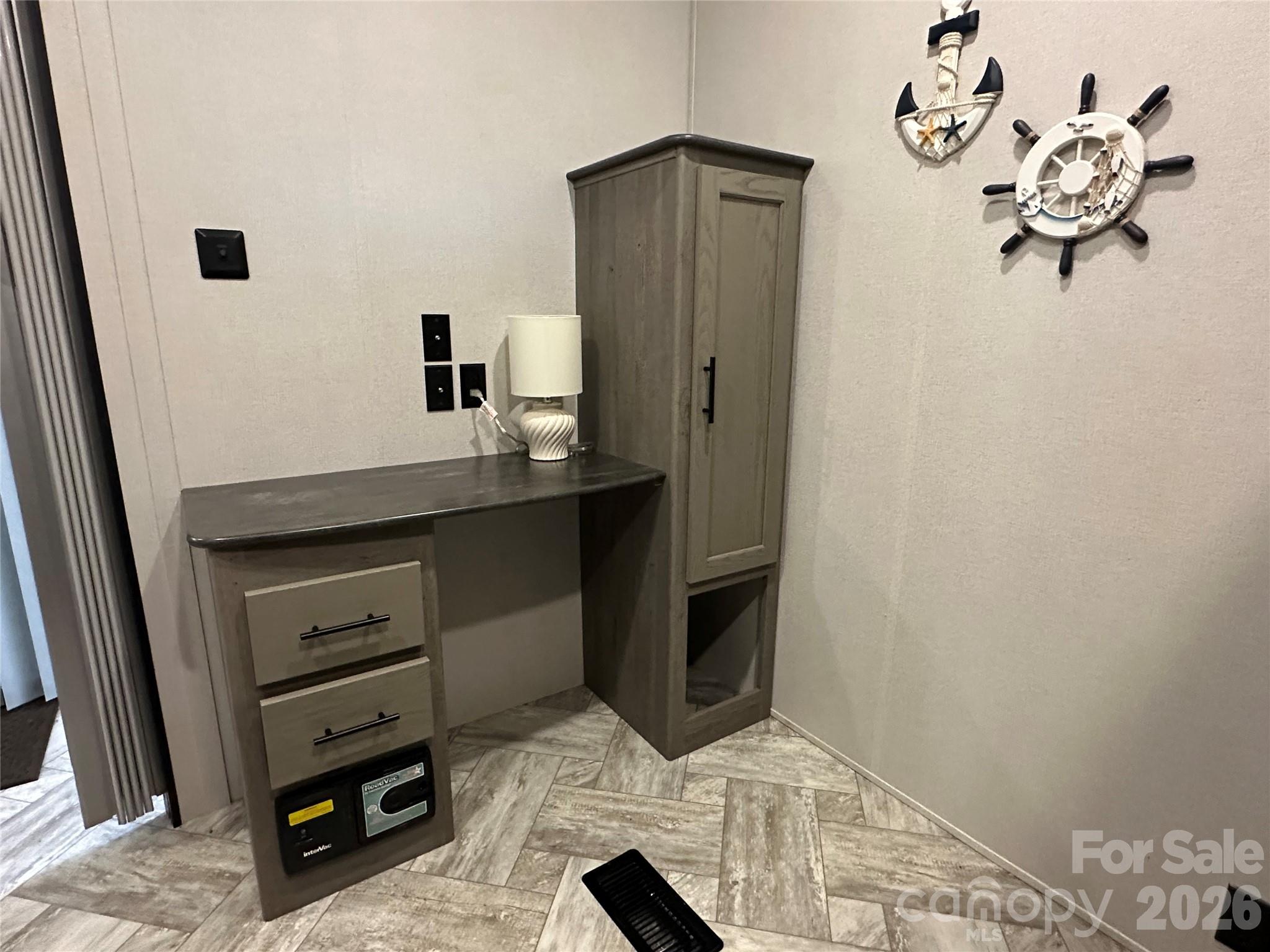 103 S Cardinal Avenue Property Photo 16