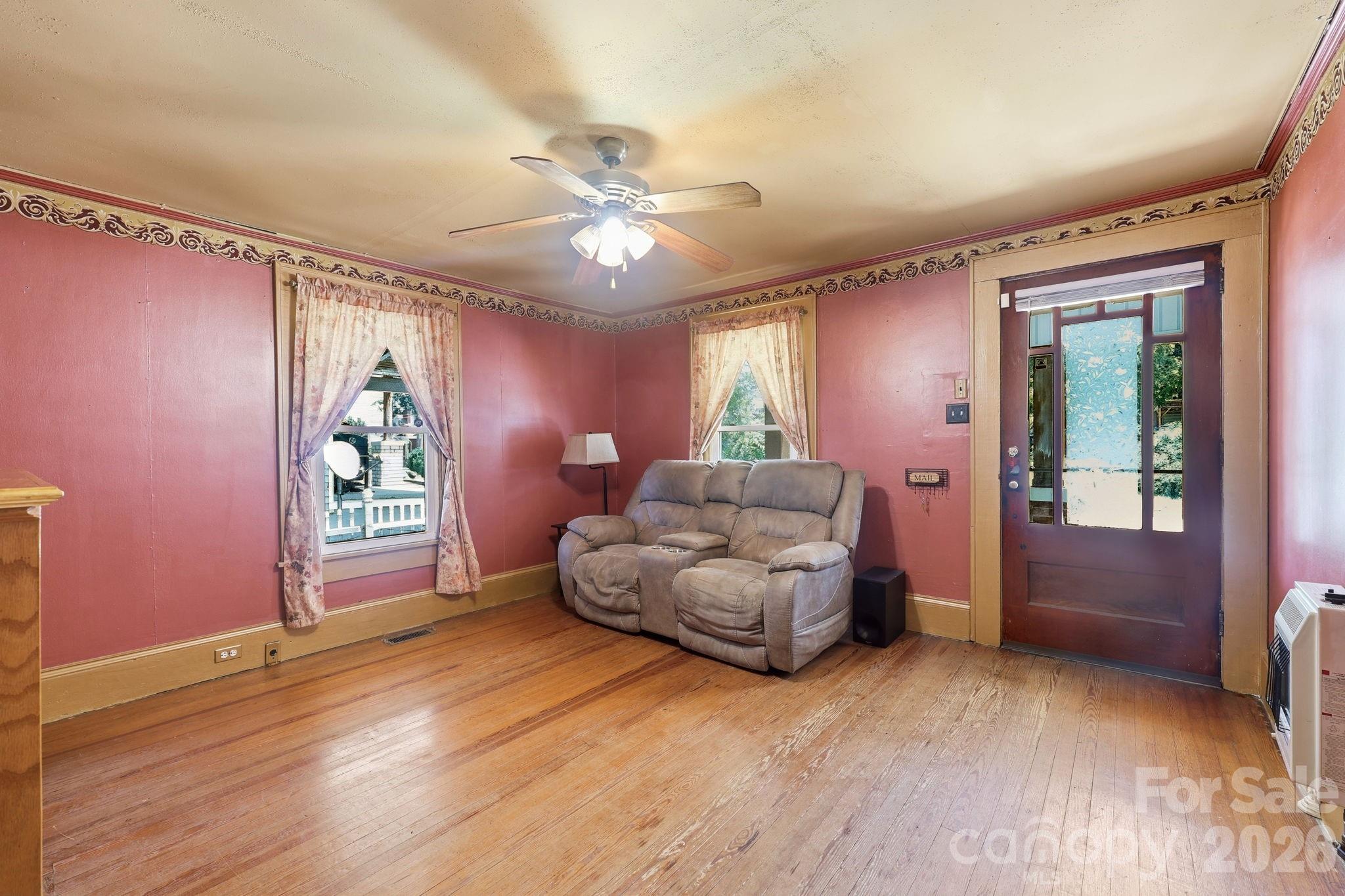 1816 2nd Street Property Photo 4