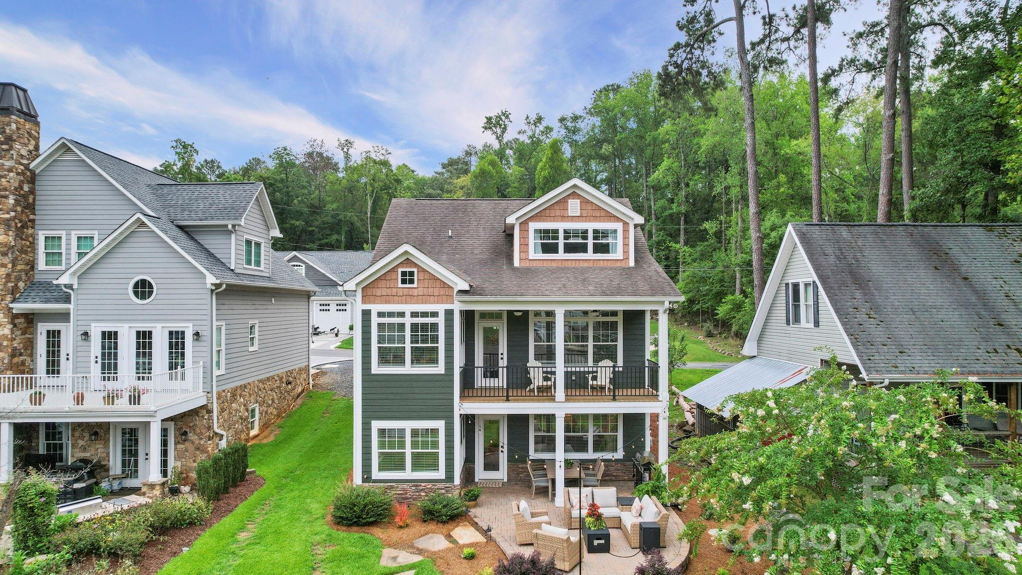 698 Lake Head Road Property Photo 2