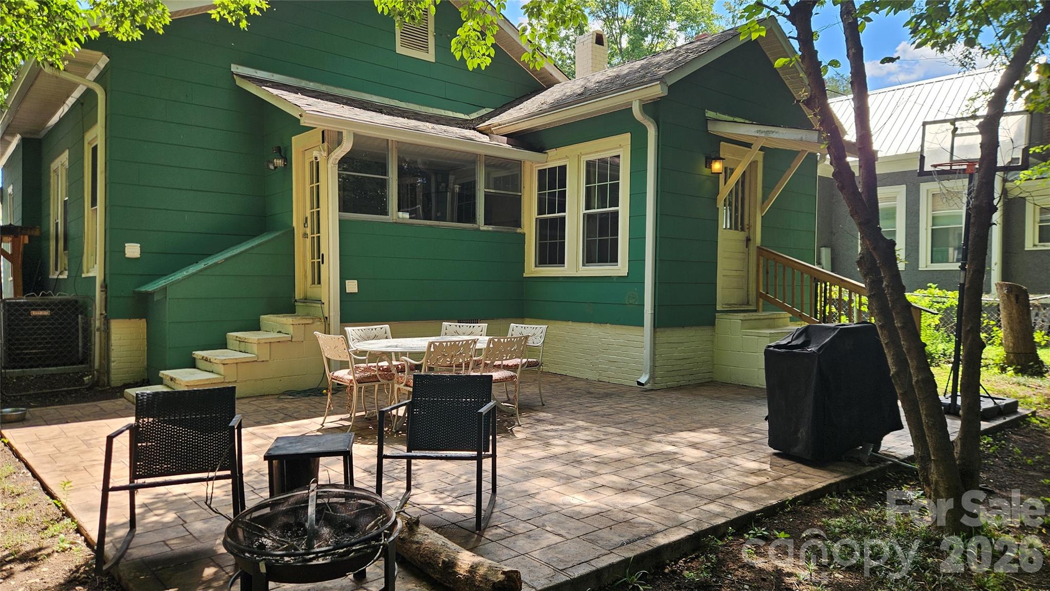 607 3rd Street Property Photo 3