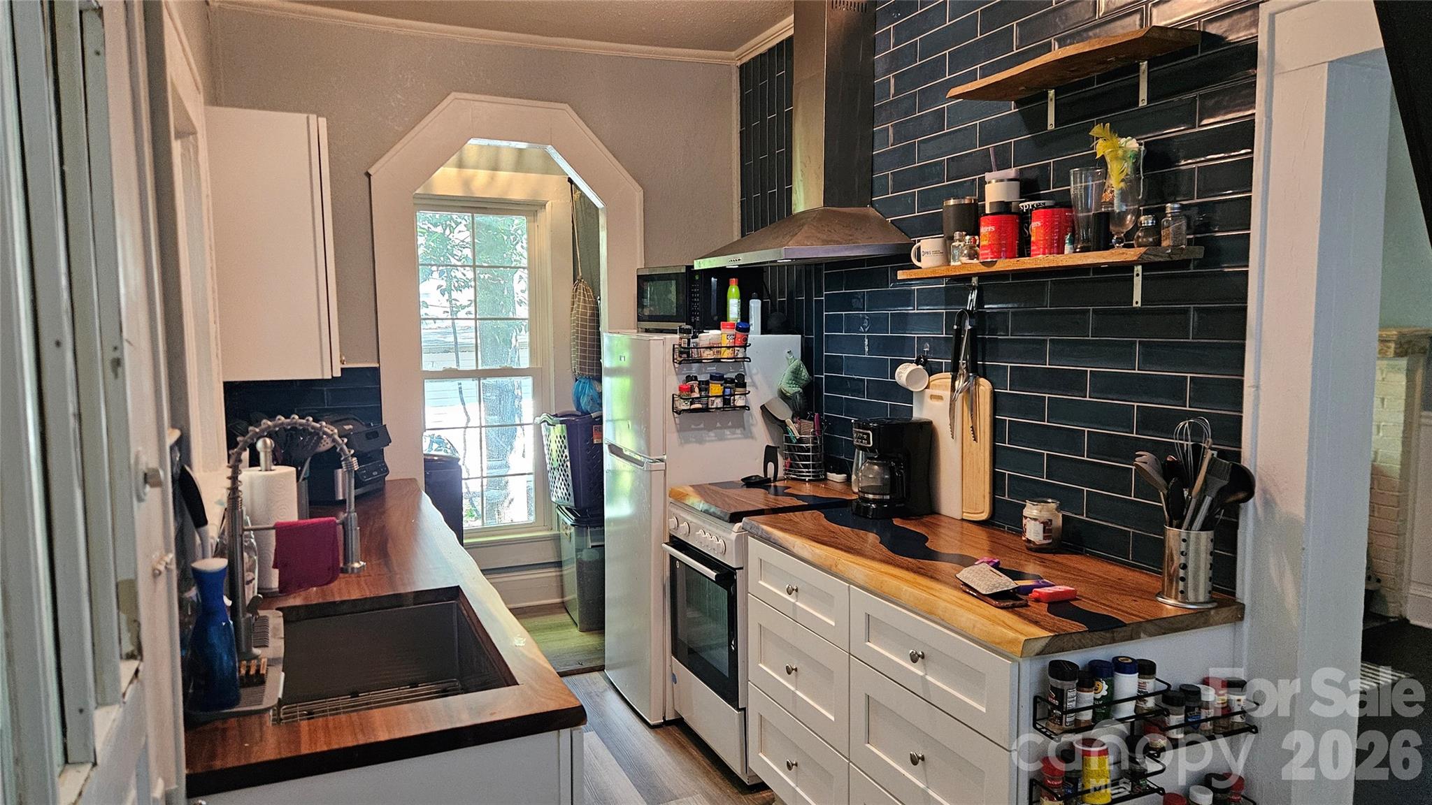 607 3rd Street Property Photo 8